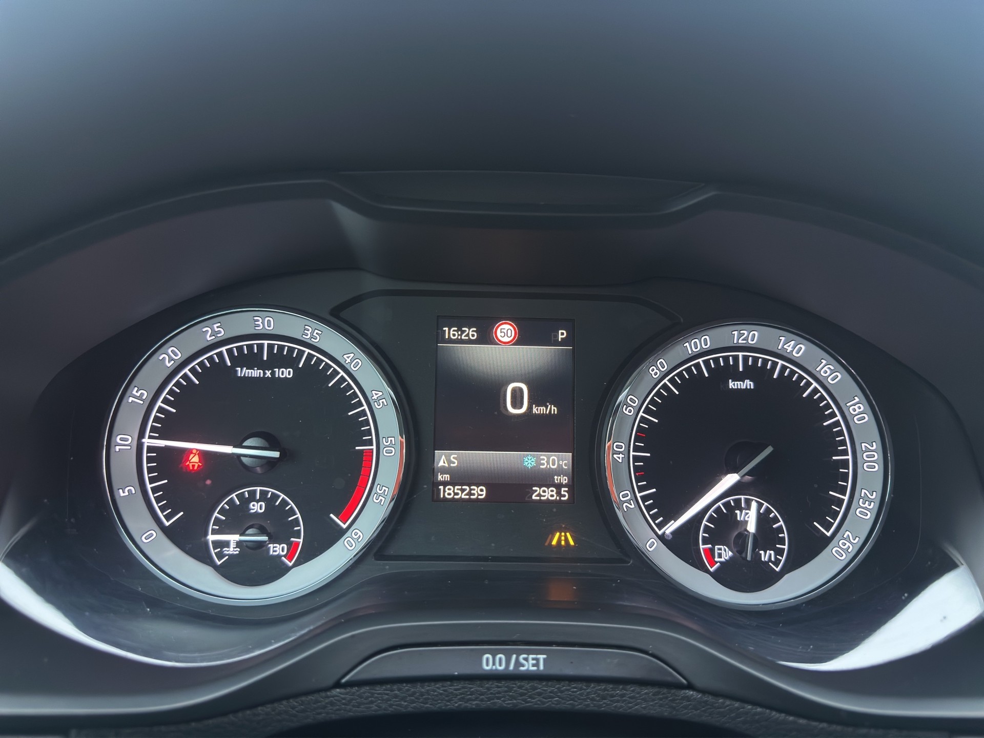 SKODA Karoq 2.0 TDI CR Style 4x4 DSG-image-15