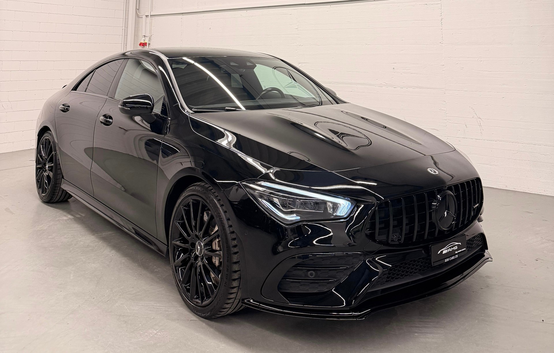 MERCEDES-BENZ CLA 35 AMG AERODYNAMIK ALL BLACK PERFORMANCE 4Matic 7G-DCT mit neuer Motor inkl 24 Monate Garantie-image-2