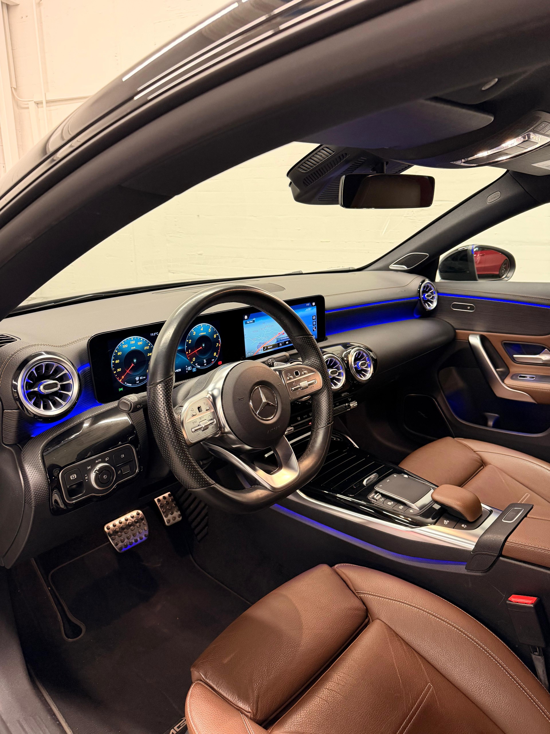 MERCEDES-BENZ CLA 35 AMG AERODYNAMIK ALL BLACK PERFORMANCE 4Matic 7G-DCT mit neuer Motor inkl 24 Monate Garantie-image-9