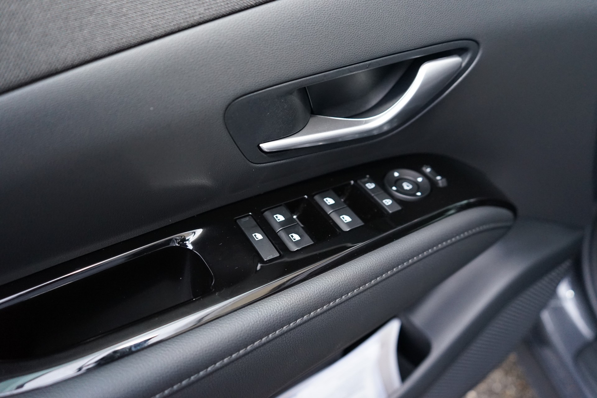 HYUNDAI Tucson 1.6 TGDI HEV Amplia 4WD-image-9