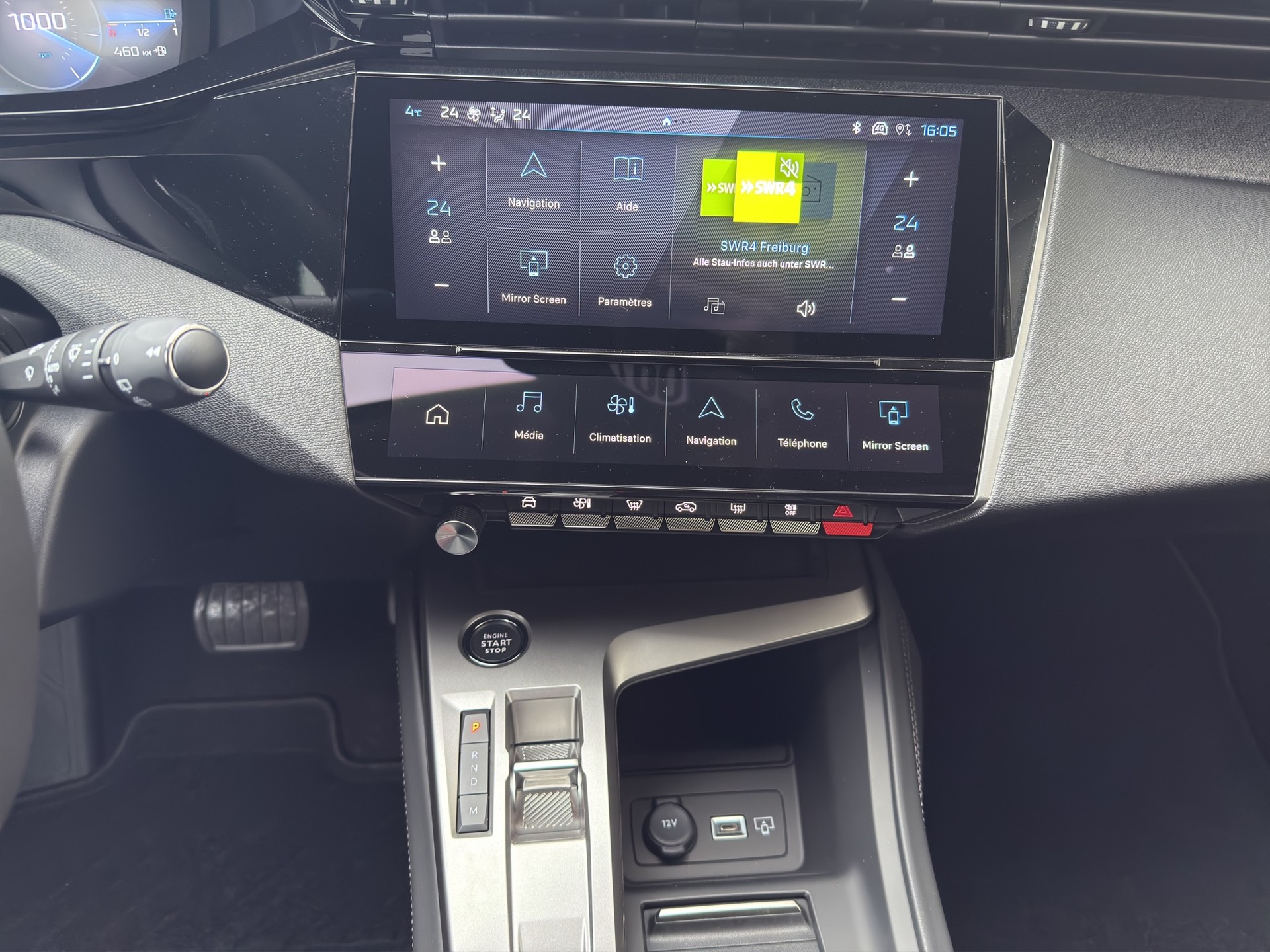 PEUGEOT 308 1.2 Pure Tech Allure EAT8-image-9