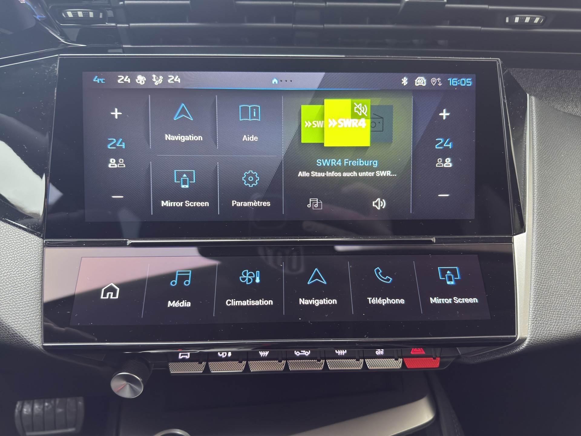 PEUGEOT 308 1.2 Pure Tech Allure EAT8-image-10