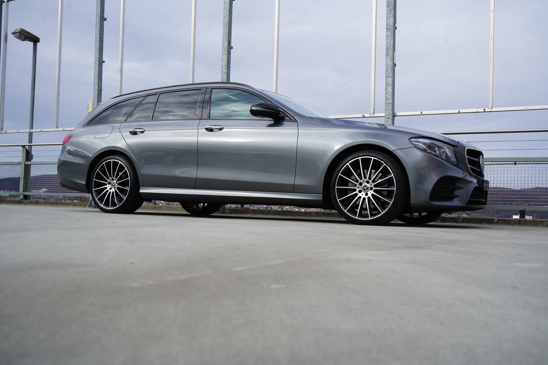 MERCEDES-BENZ E 220 d AMG LINE NIGHT 4MATIC 9G-TRONIC l 194 PS-image-6