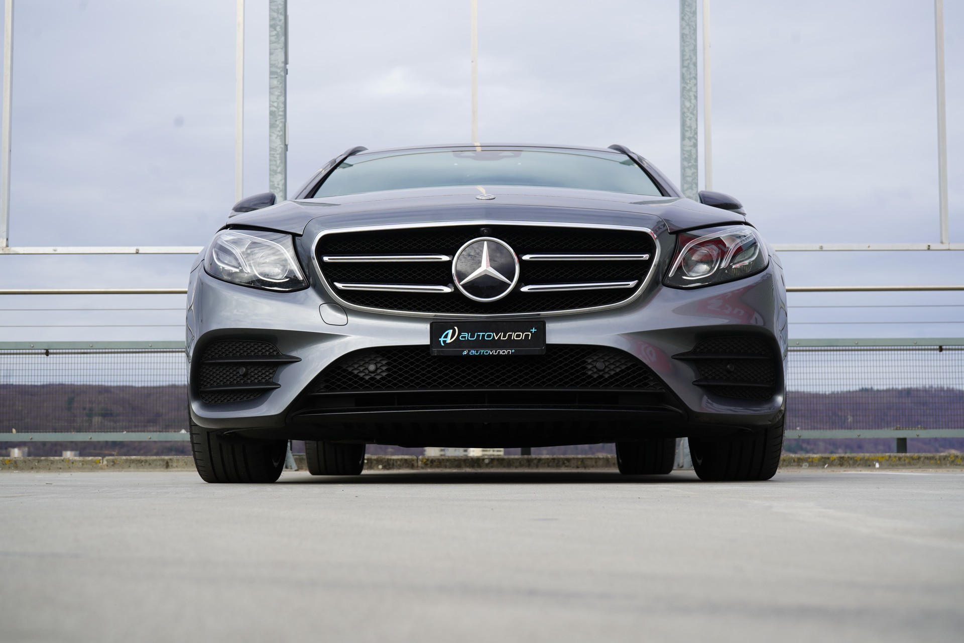 MERCEDES-BENZ E 220 d AMG LINE NIGHT 4MATIC 9G-TRONIC l 194 PS-image-11