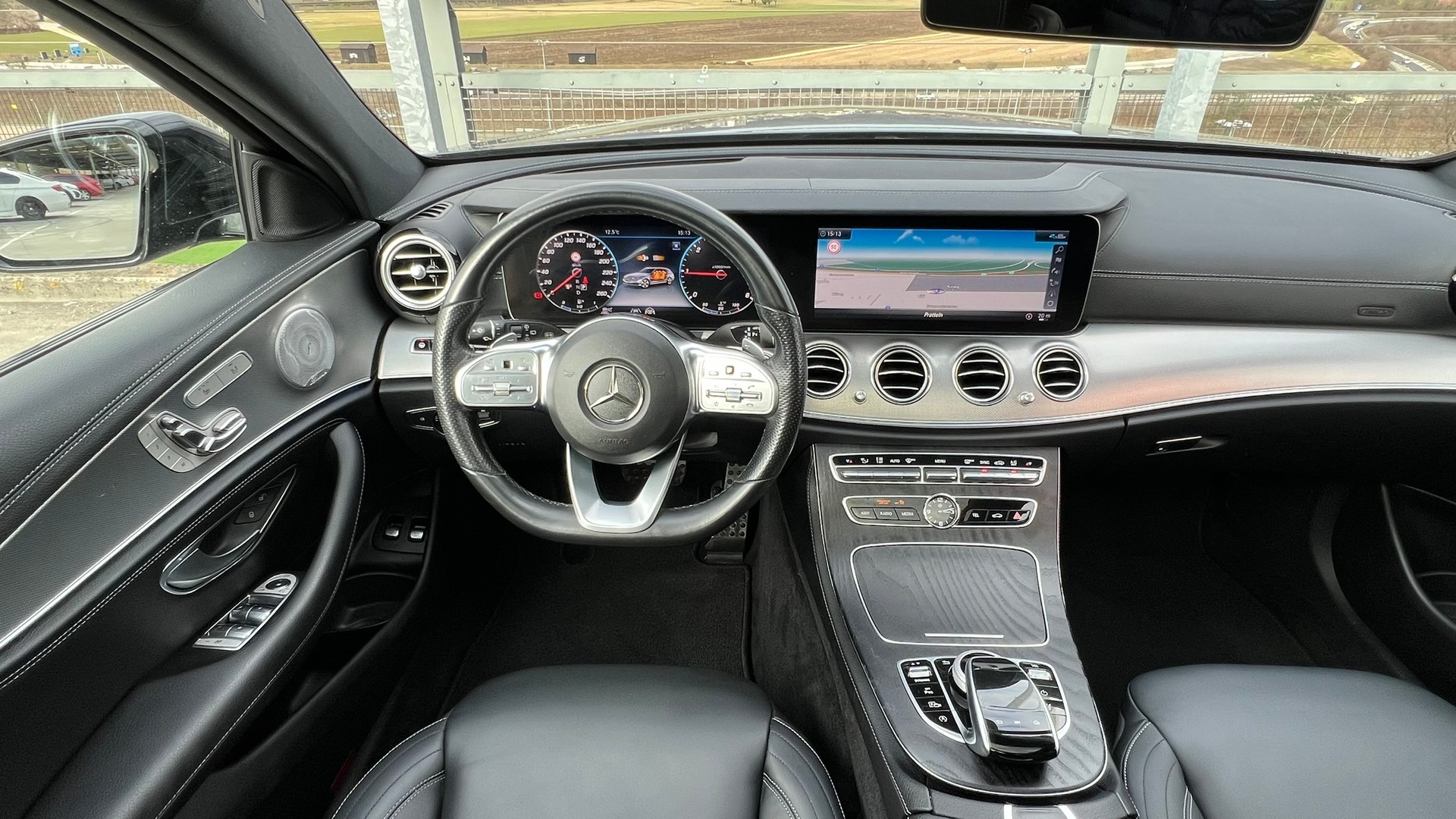 MERCEDES-BENZ E 220 d AMG LINE NIGHT 4MATIC 9G-TRONIC l 194 PS-image-18