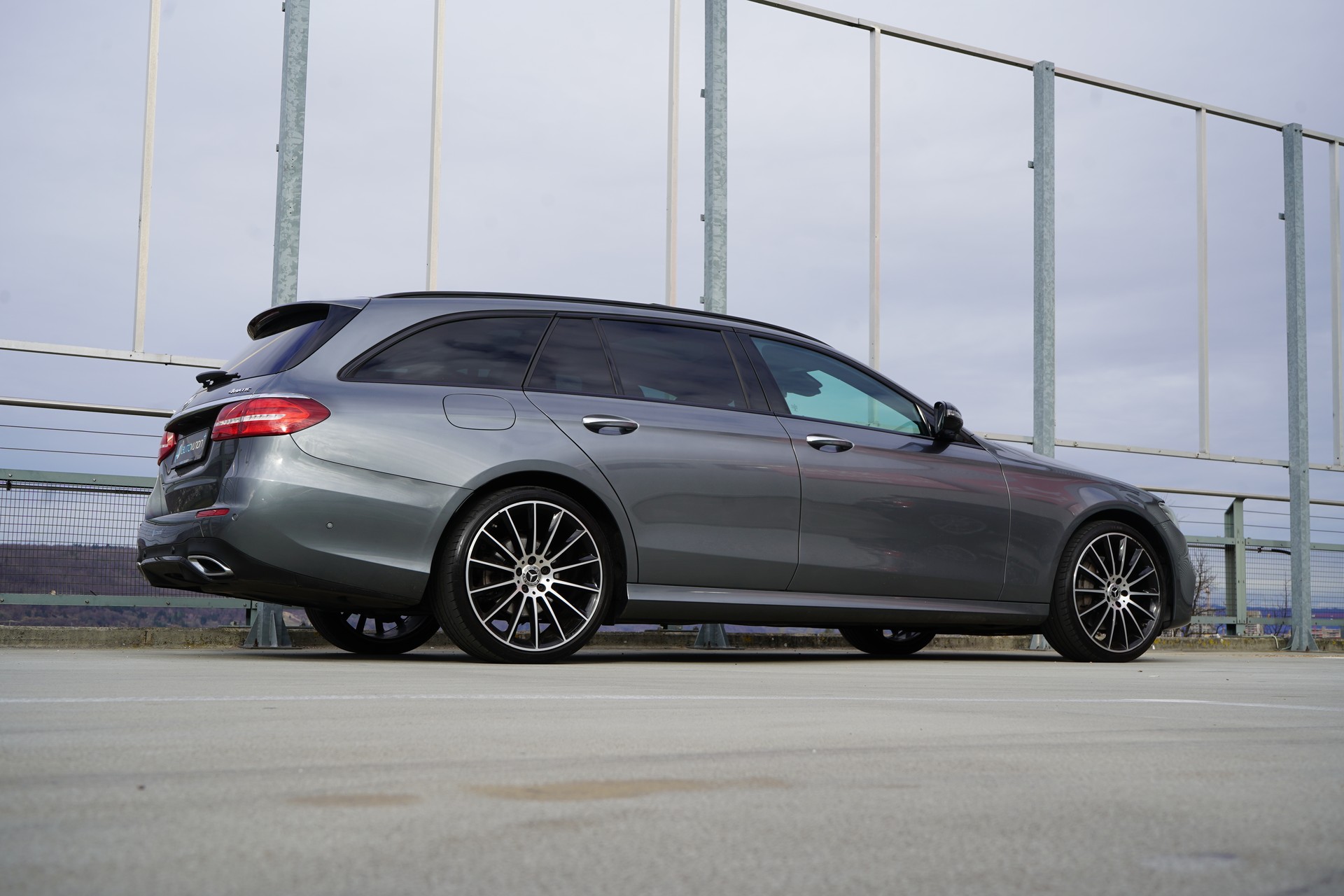 MERCEDES-BENZ E 220 d AMG LINE NIGHT 4MATIC 9G-TRONIC l 194 PS-image-7