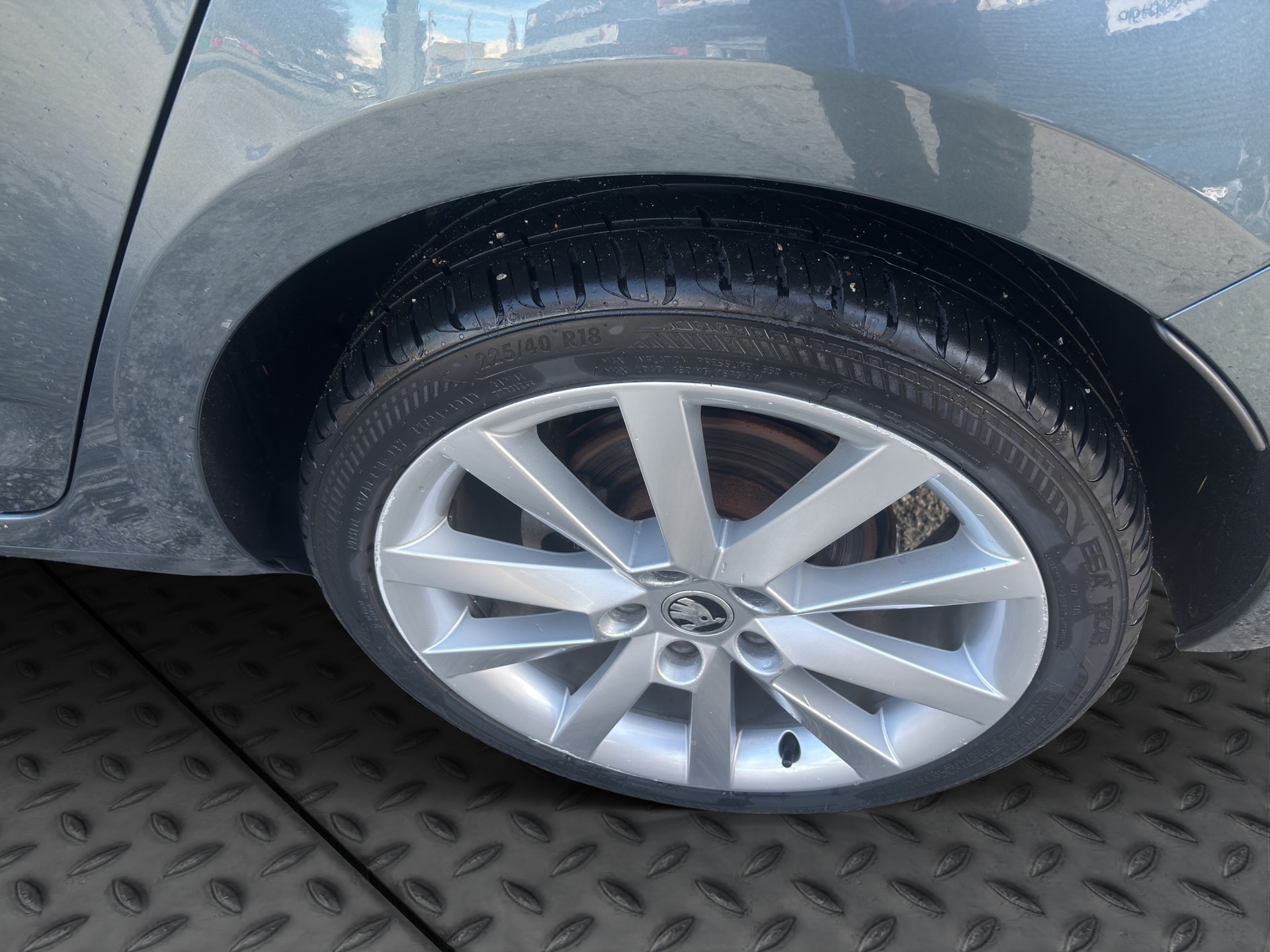 SKODA Octavia Combi 2.0 TSI Ambition 4x4 DSG-image-13