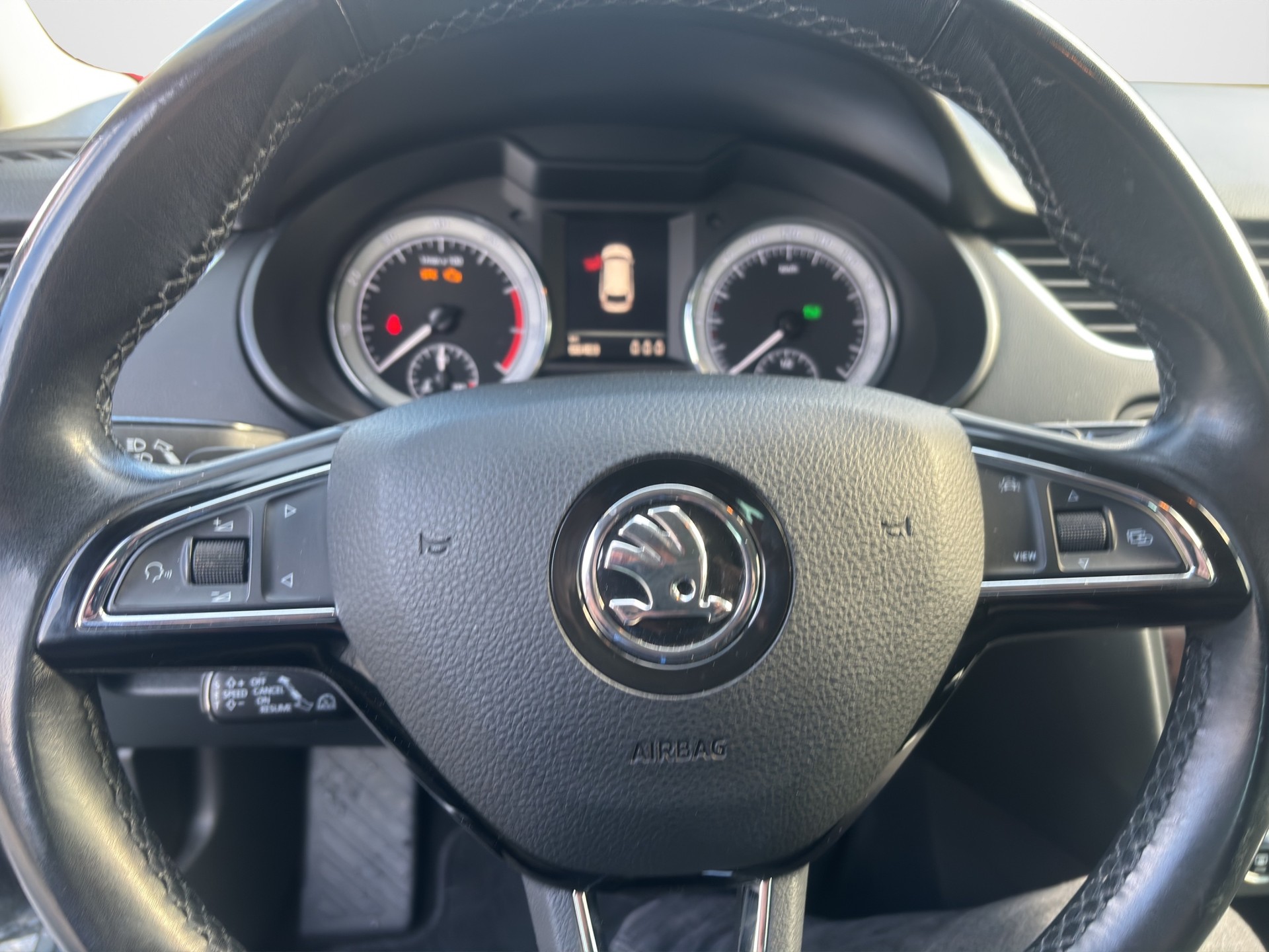 SKODA Octavia Combi 2.0 TSI Ambition 4x4 DSG-image-9