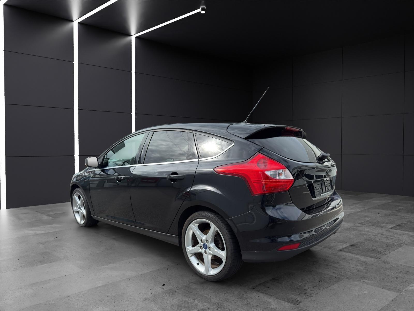 FORD Focus 1.6i EcoB SCTi 182 Titanium-showroom-element-2