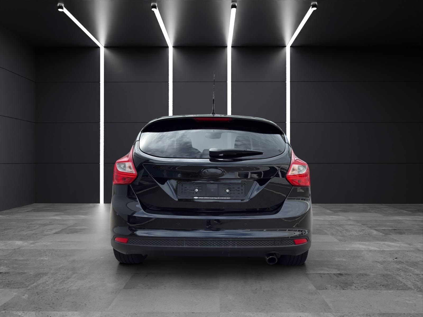 FORD Focus 1.6i EcoB SCTi 182 Titanium-showroom-element-3