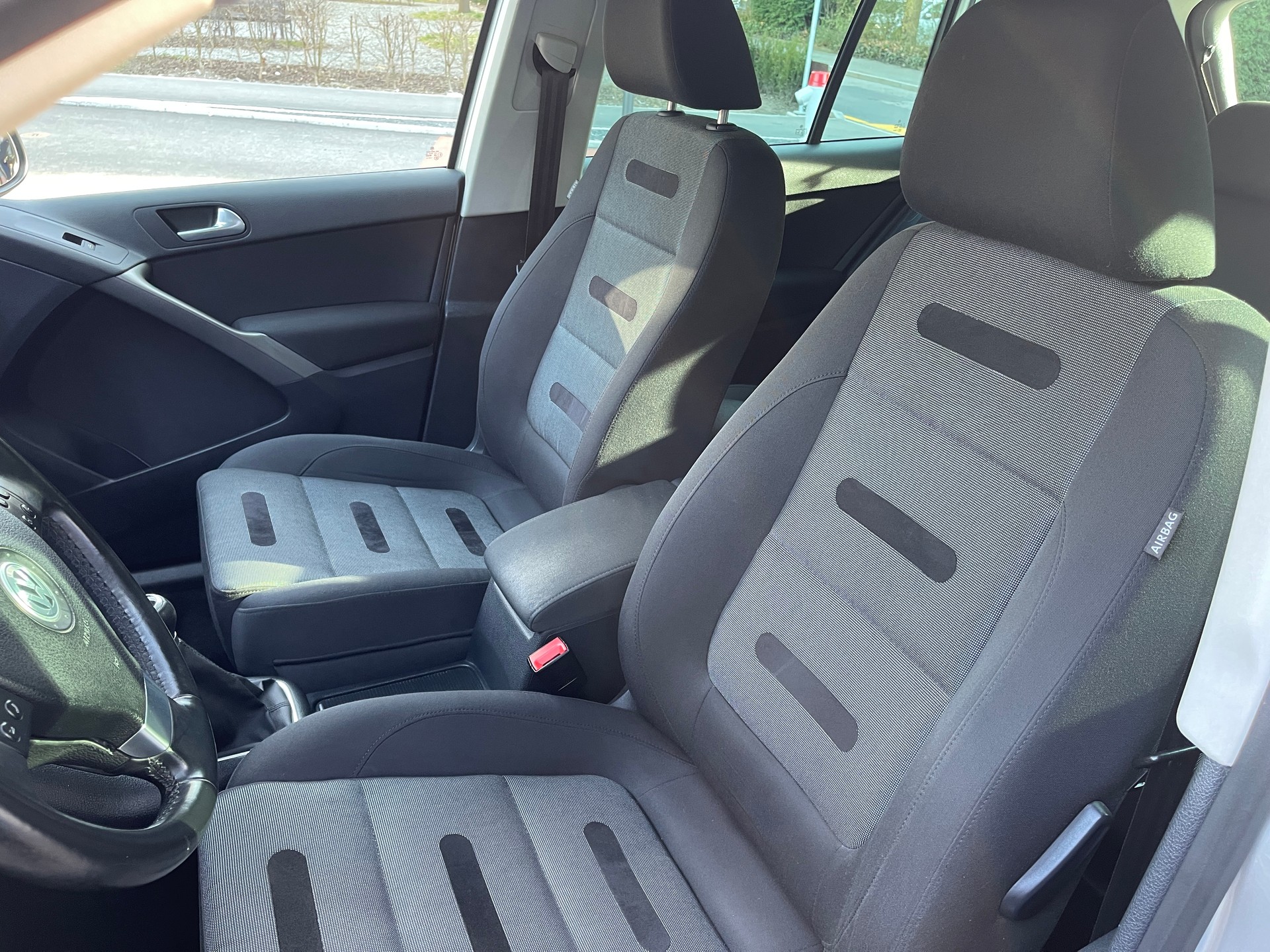 VW Tiguan 1.4 TSI Sport&Style-image-7