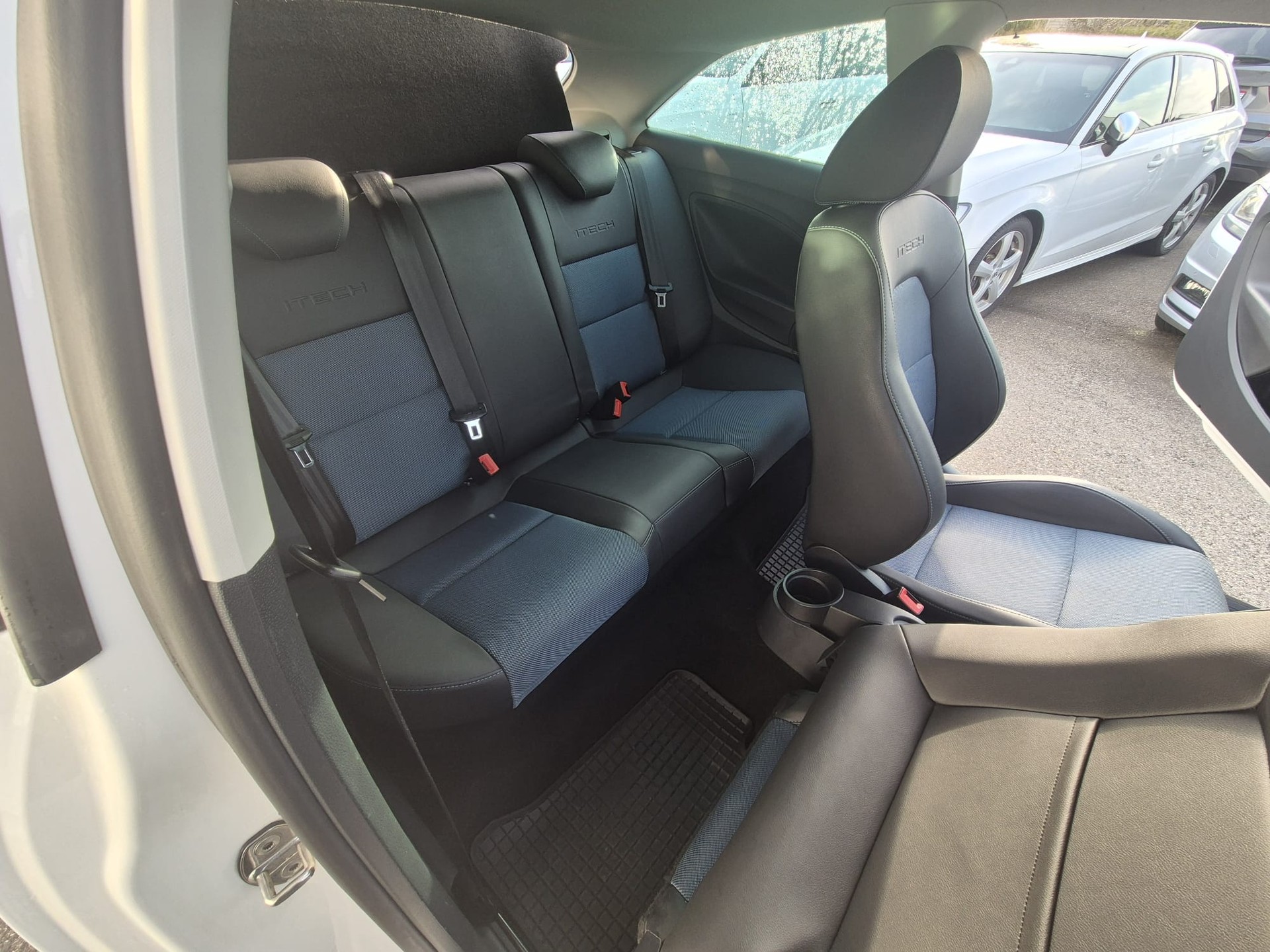 SEAT Ibiza SC 1.2 TSI FR Viva Stopp-Start-image-10