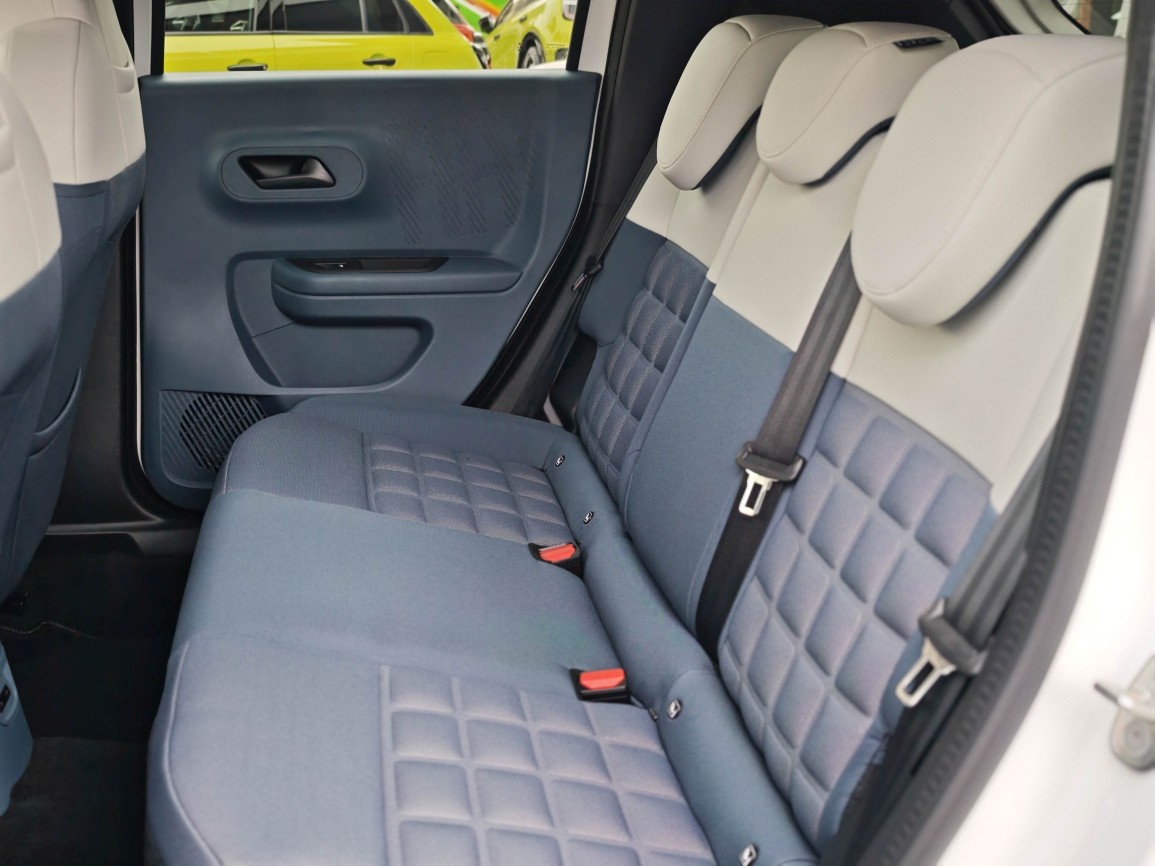 FIAT Grande Panda 1.2 Hybrid La Prima * Winterpaket-image-6