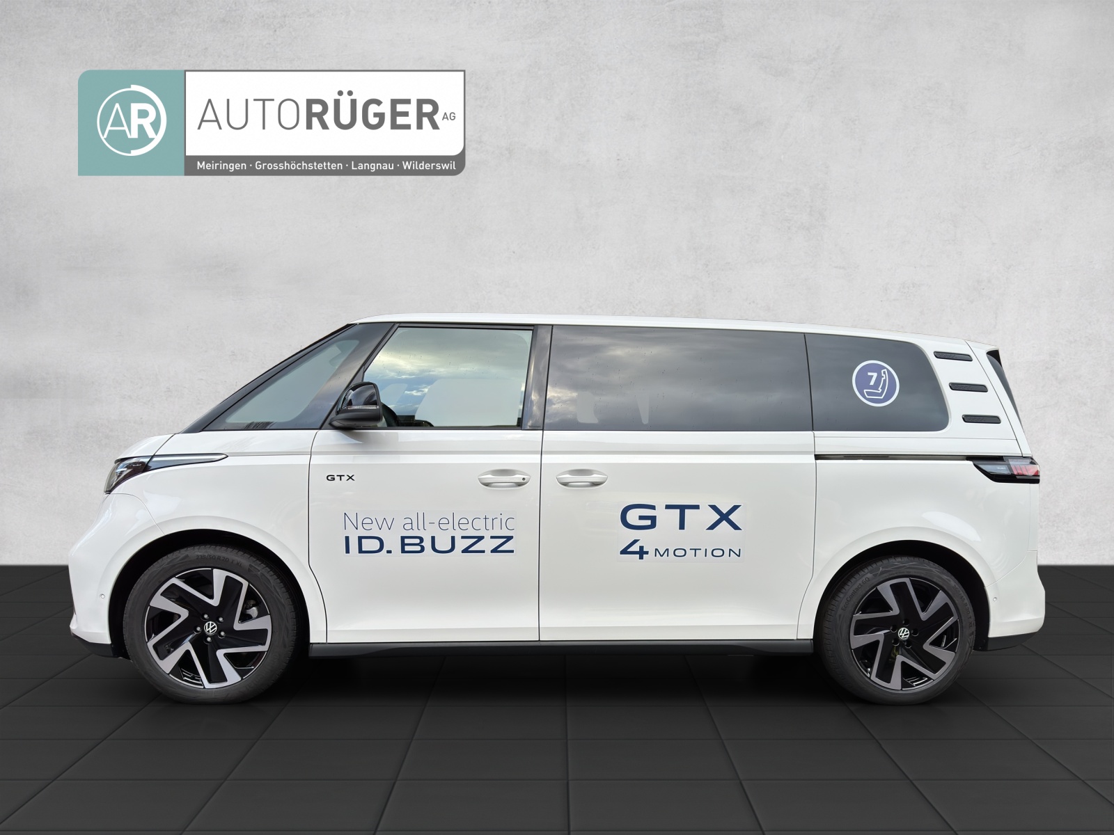 VW ID.Buzz LWB GTX 4 Motion-image-2