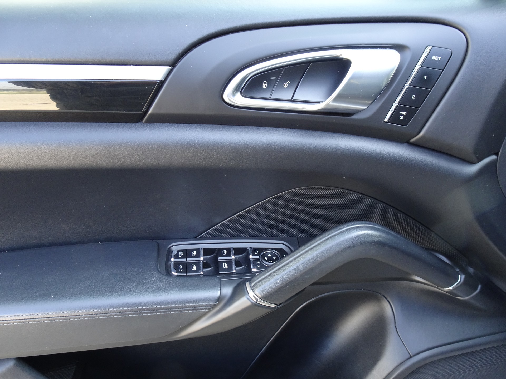 PORSCHE Cayenne Tiptronic-image-7