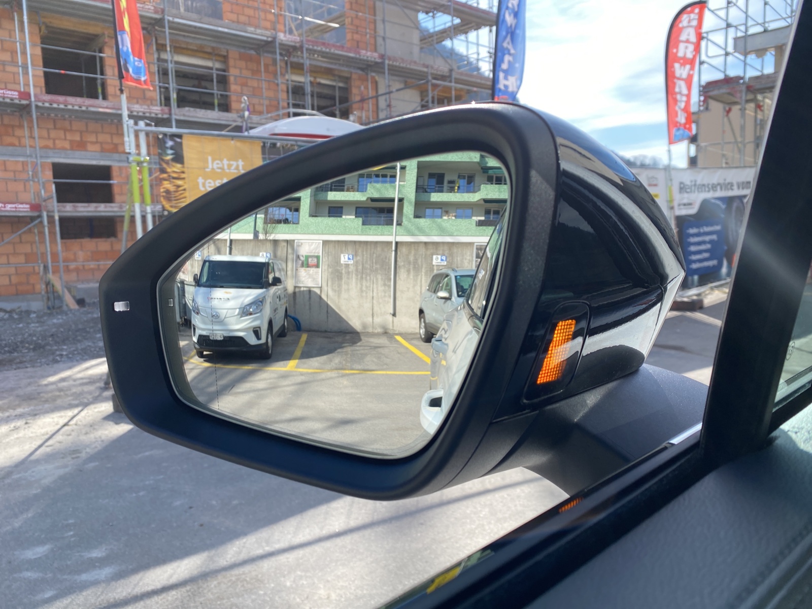 VW Tiguan 2.0 TSI DSG R-Line Plus 4Motion-image-15