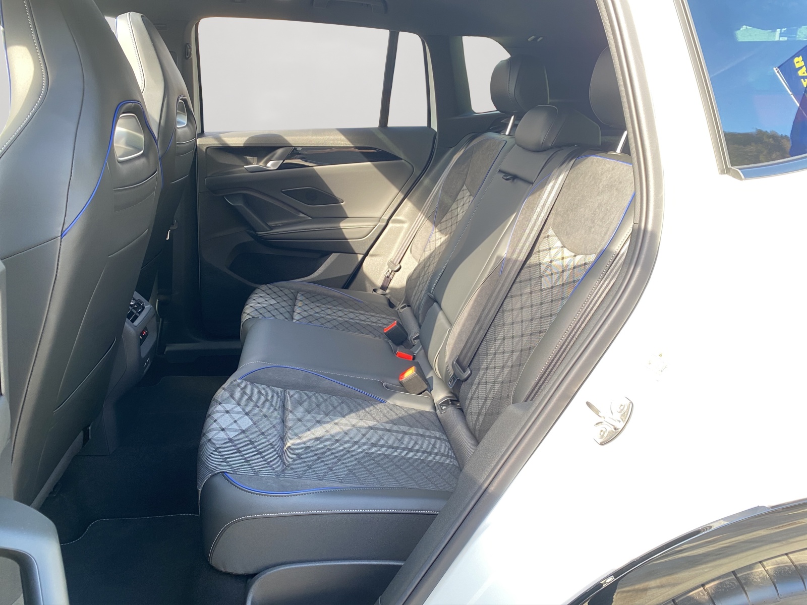 VW Tiguan 2.0 TSI DSG R-Line Plus 4Motion-image-8