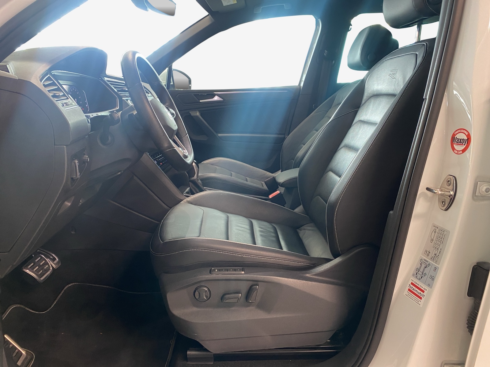 VW Tiguan 2.0TSI R-Line 4Motion DSG-image-7