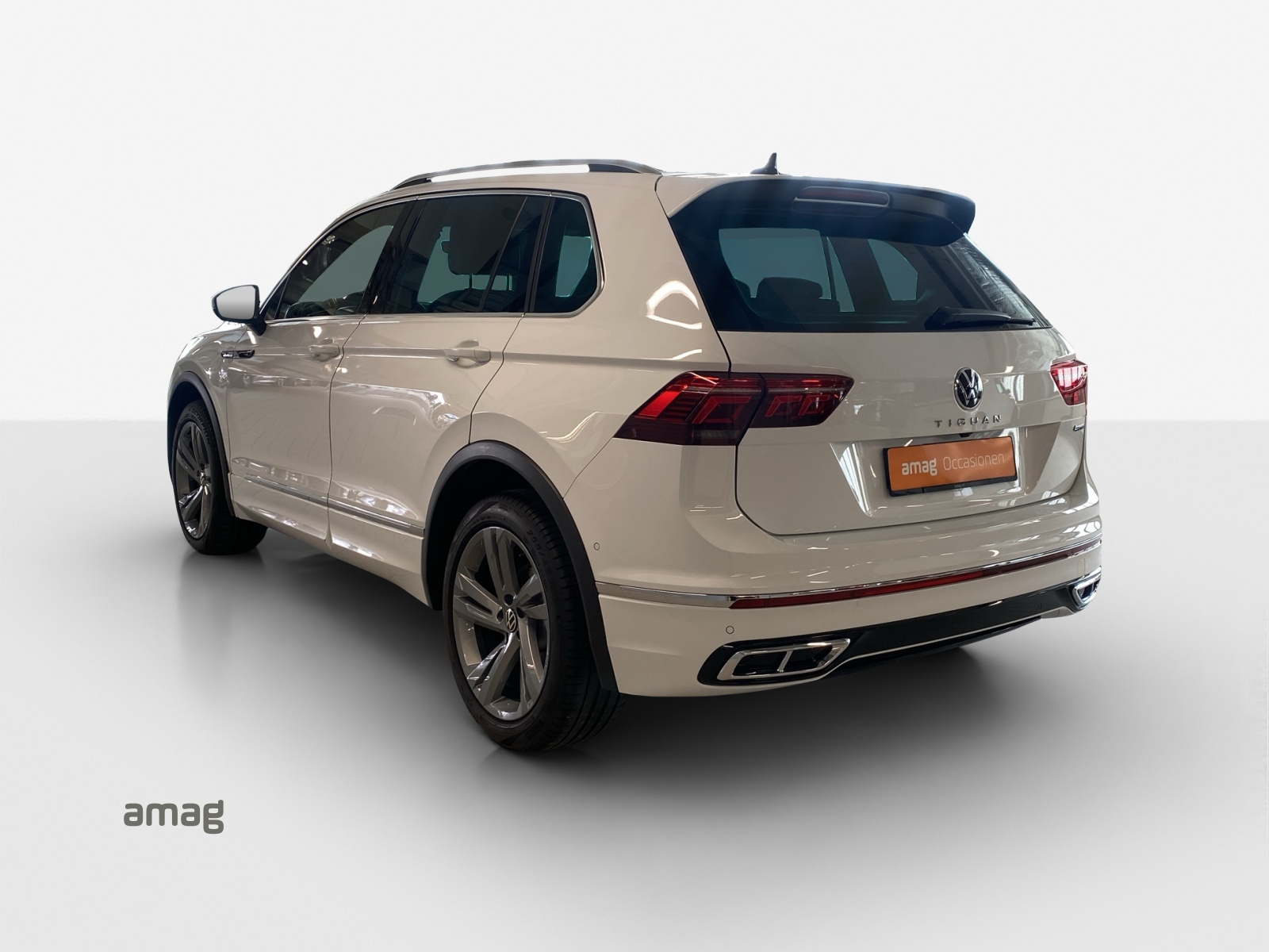 VW Tiguan 2.0TSI R-Line 4Motion DSG-image-2
