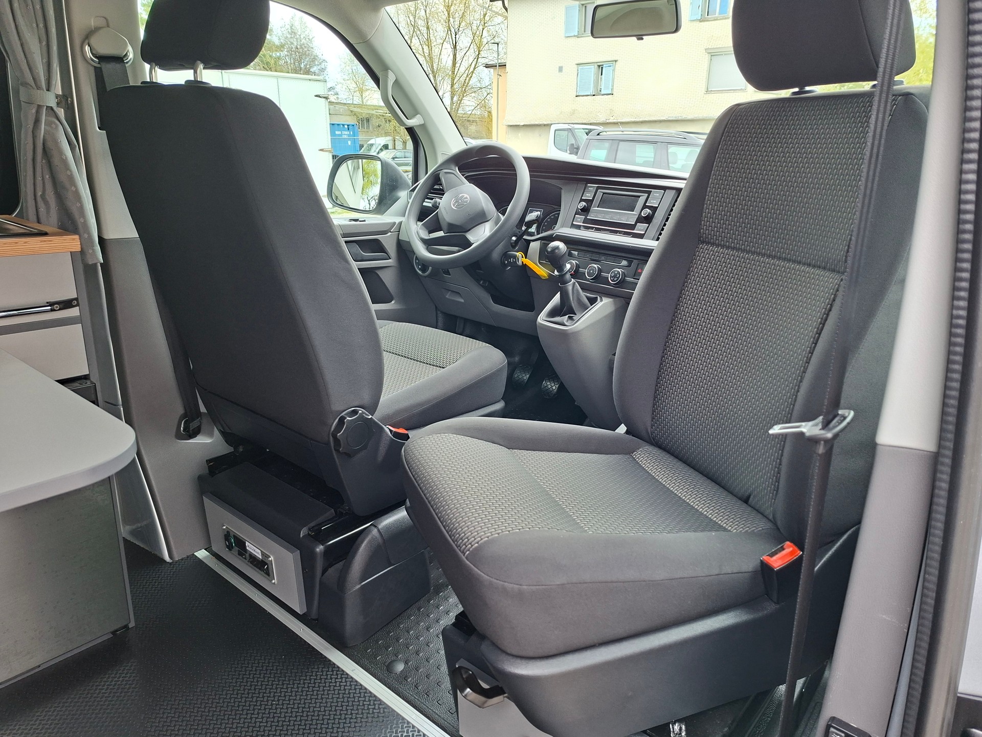VW T6.1 2.0 TDI MareMonti COMFORT Camper 5Sitze-image-6