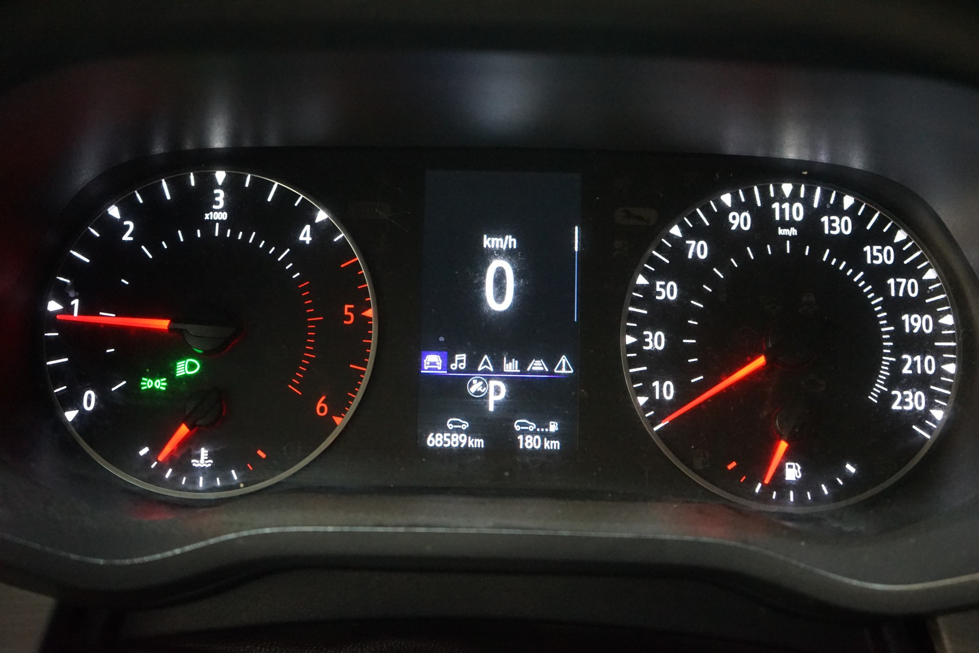 RENAULT Trafic Blue dCi 170 Grand Spaceclass Pack Signature EDC-image-9
