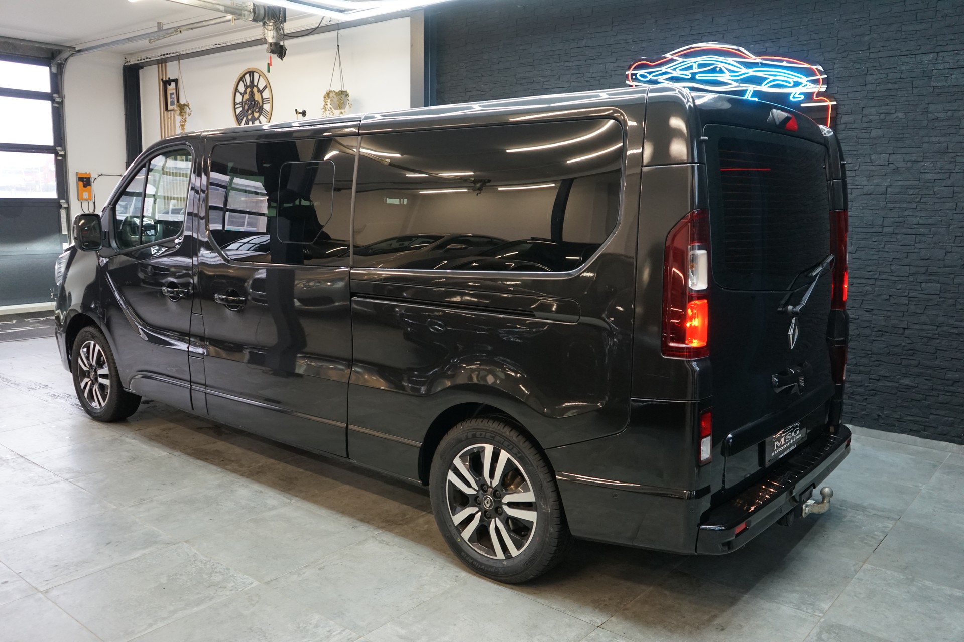 RENAULT Trafic Blue dCi 170 Grand Spaceclass Pack Signature EDC-showroom-element-2