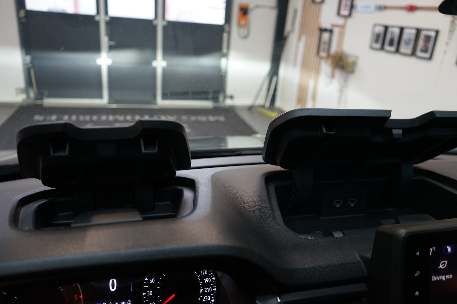 RENAULT Trafic Blue dCi 170 Grand Spaceclass Pack Signature EDC-image-25