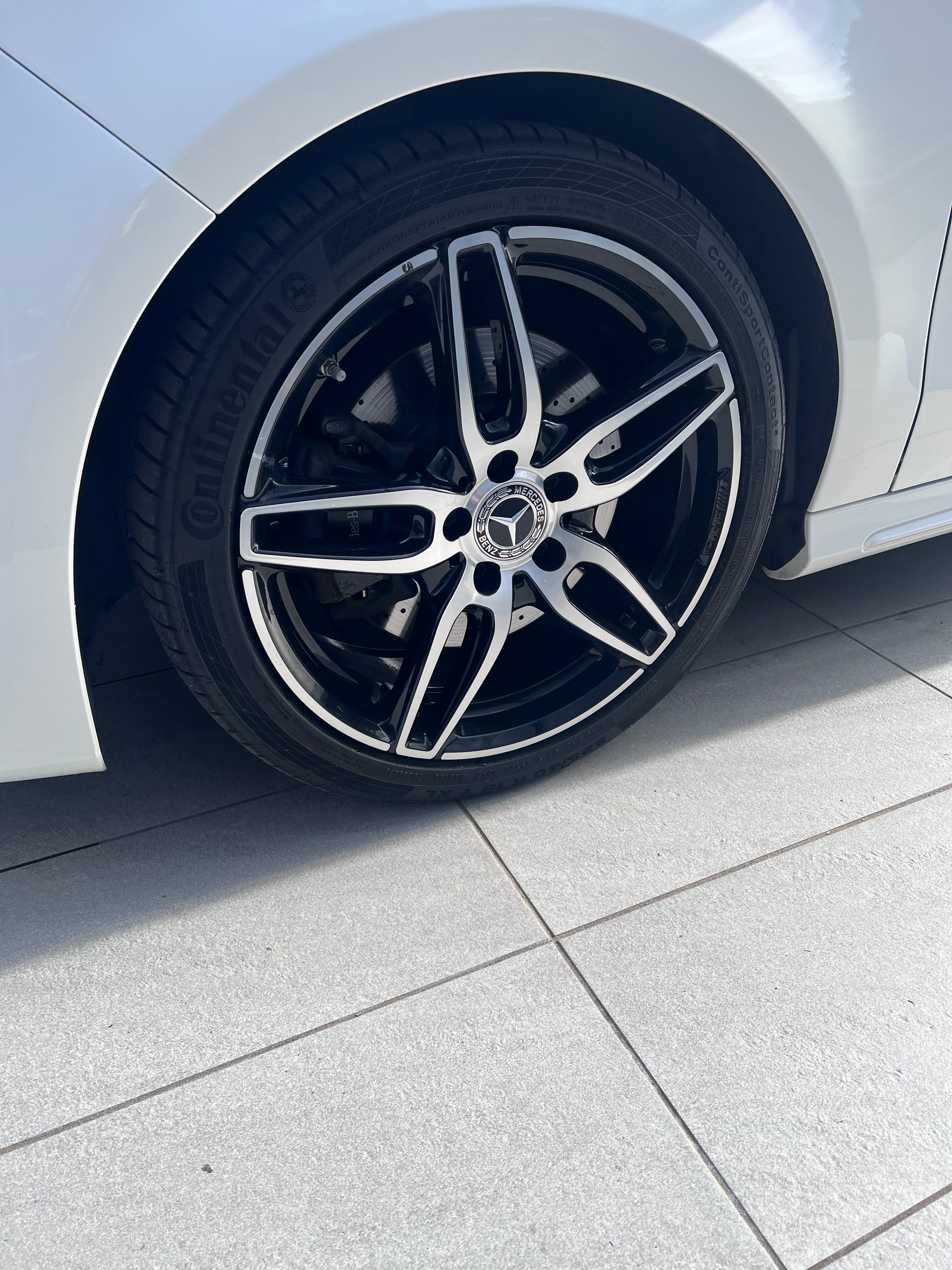 MERCEDES-BENZ CLA Shooting Brake 250 AMG Line 4Matic 7G-DCT-image-3
