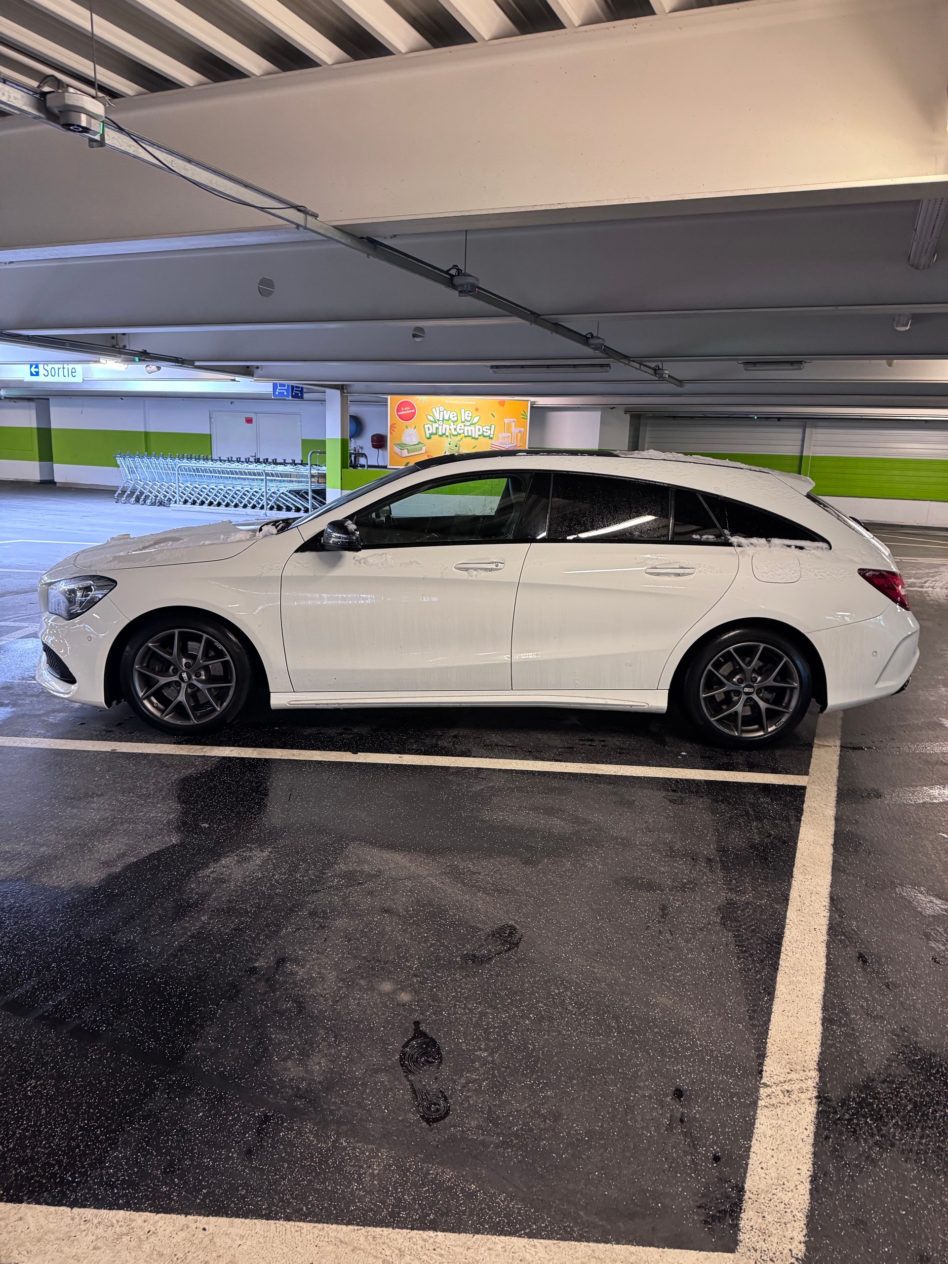 MERCEDES-BENZ CLA Shooting Brake 250 AMG Line 4Matic 7G-DCT-image-9