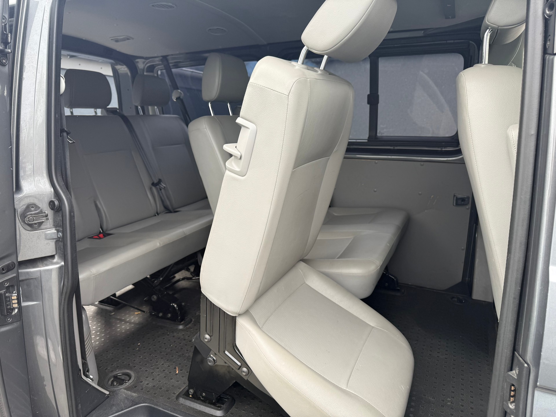 VW T5 2.0 Bi-TDI BMT 4Motion DSG-image-6
