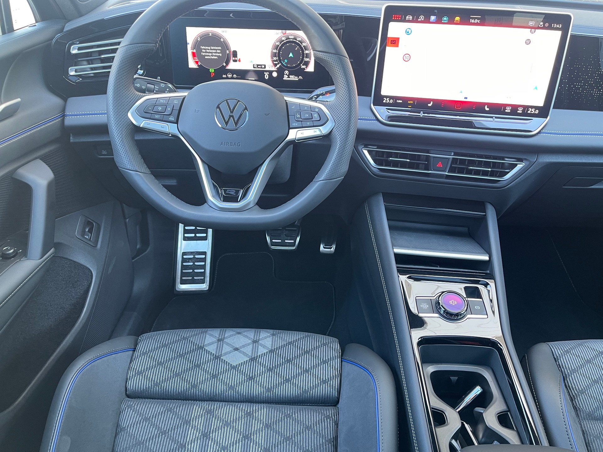 VW Tiguan 2.0 TDI SCR R-Line 4Motion DSG-image-13