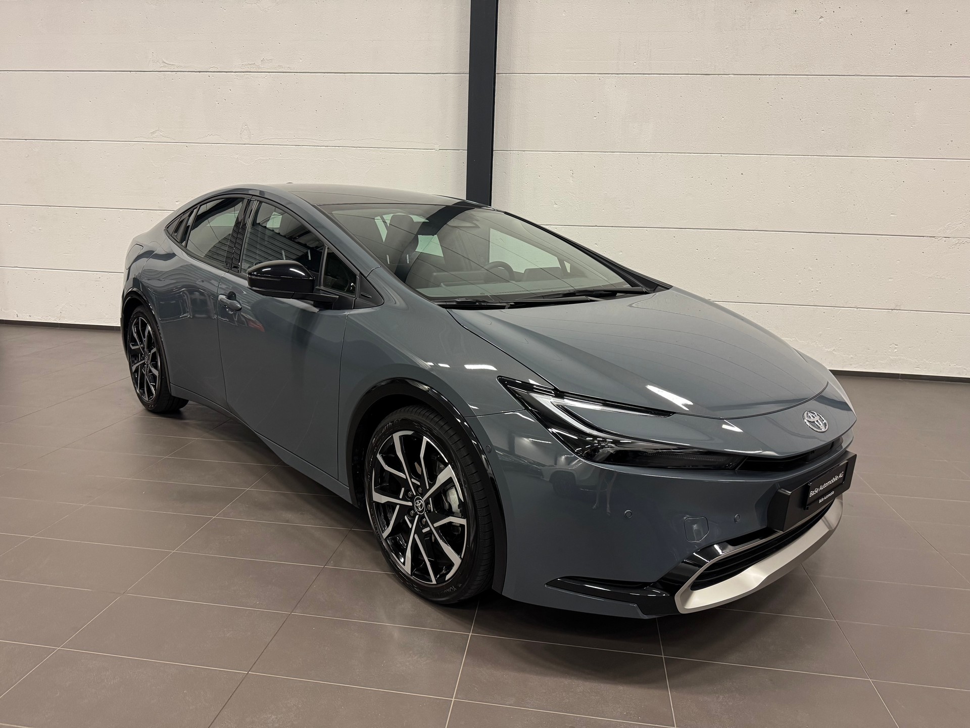 TOYOTA Prius 2,0 VVT-i Plug-in Hybrid Premium-image-1