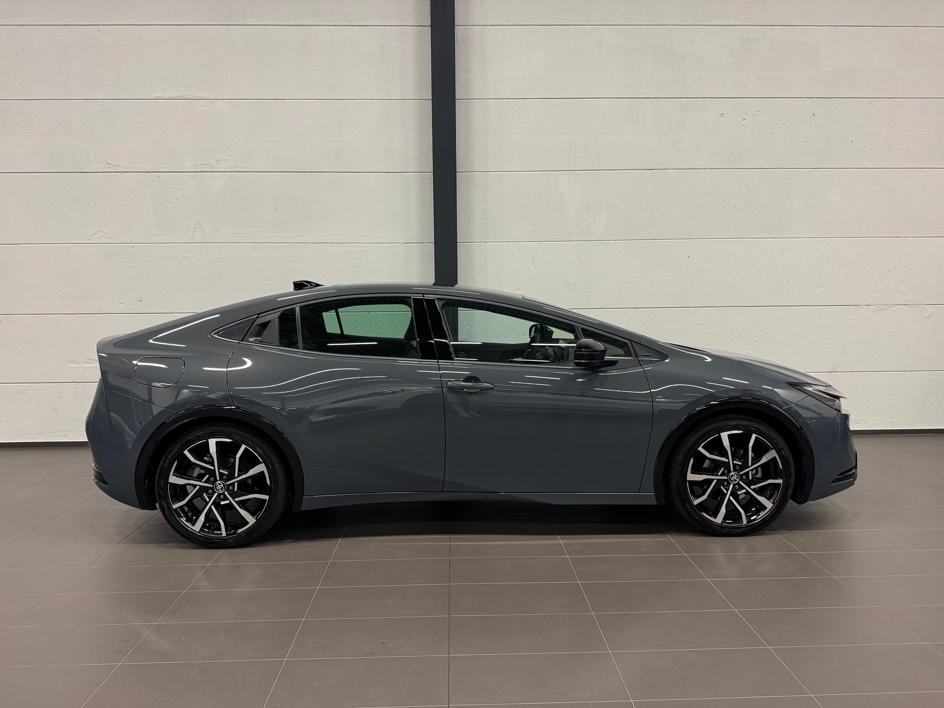TOYOTA Prius 2,0 VVT-i Plug-in Hybrid Premium-image-8