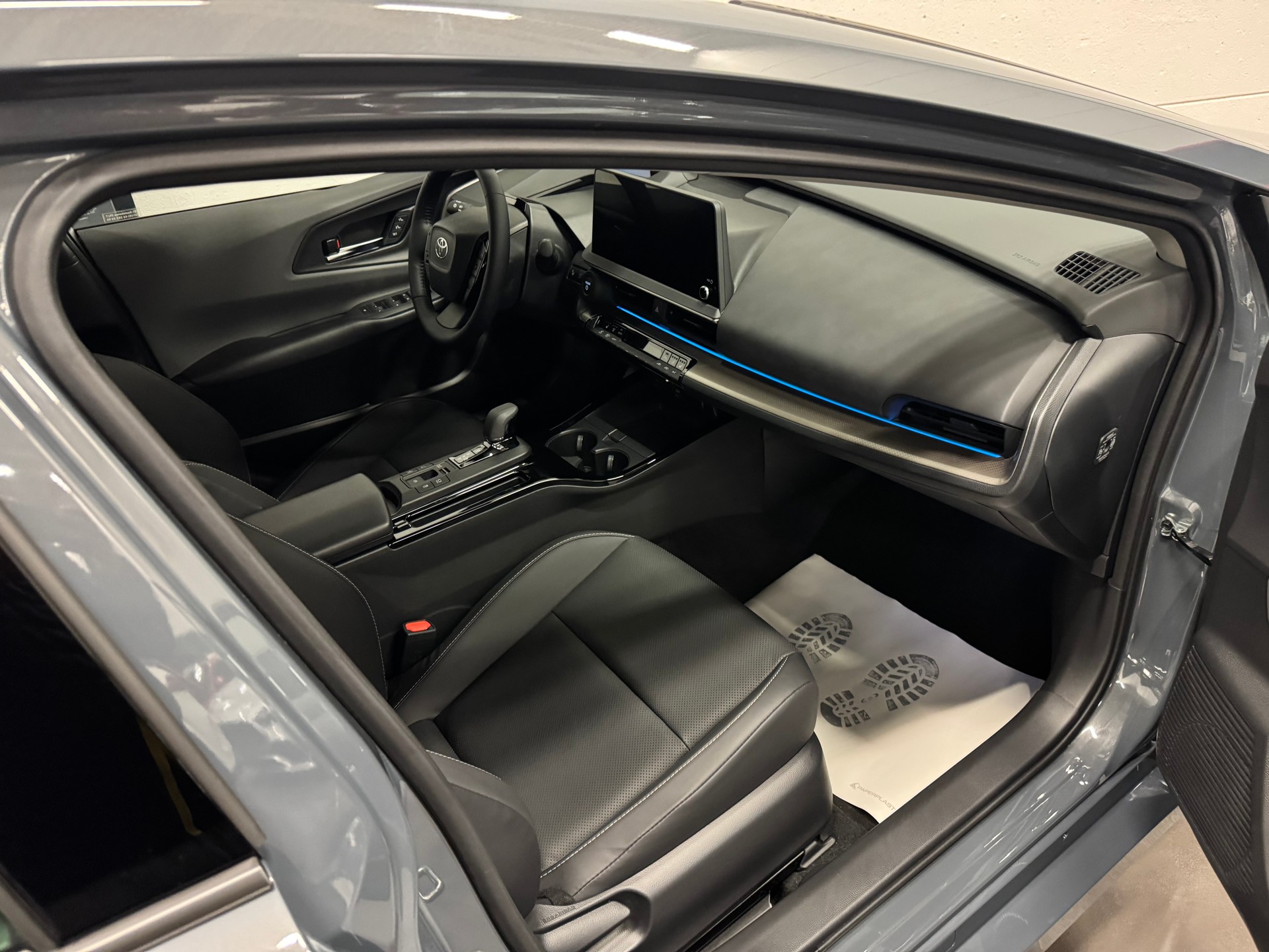 TOYOTA Prius 2,0 VVT-i Plug-in Hybrid Premium-image-18