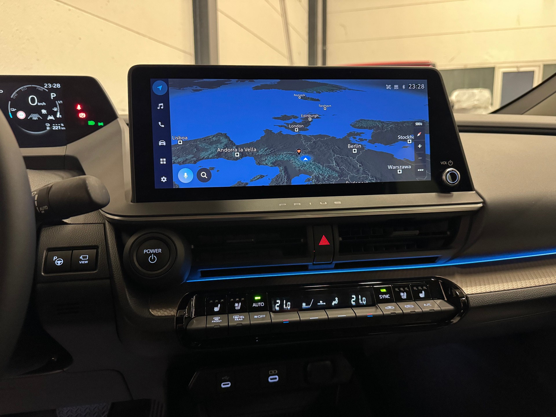 TOYOTA Prius 2,0 VVT-i Plug-in Hybrid Premium-image-23