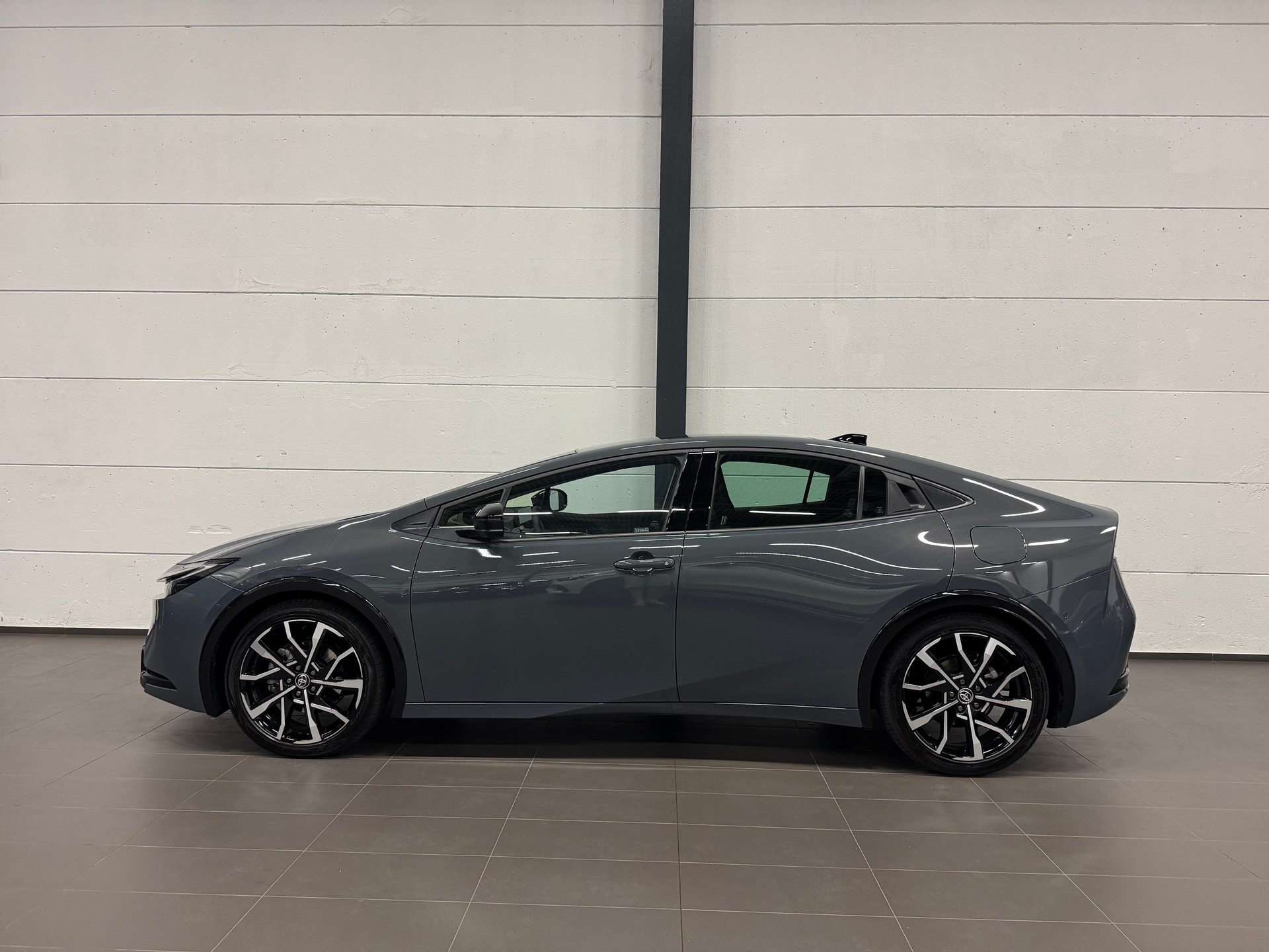 TOYOTA Prius 2,0 VVT-i Plug-in Hybrid Premium-image-9