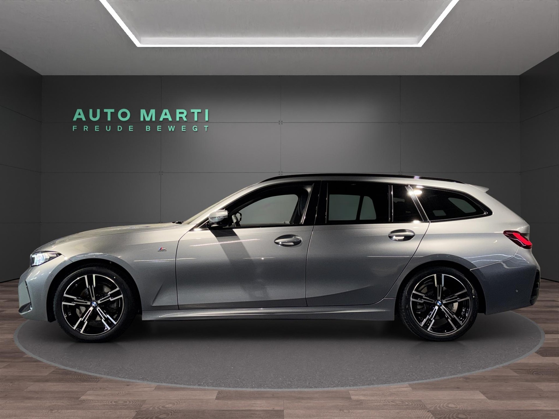 BMW 320d xDrive Touring M Sport-image-1