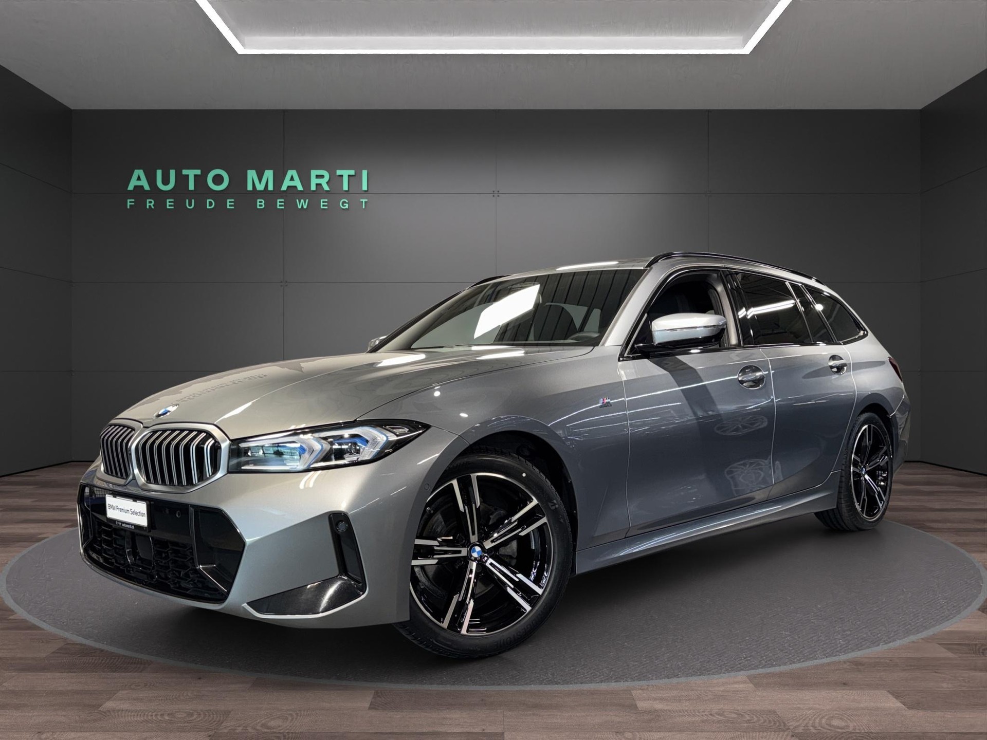 BMW 320d xDrive Touring M Sport-image-0