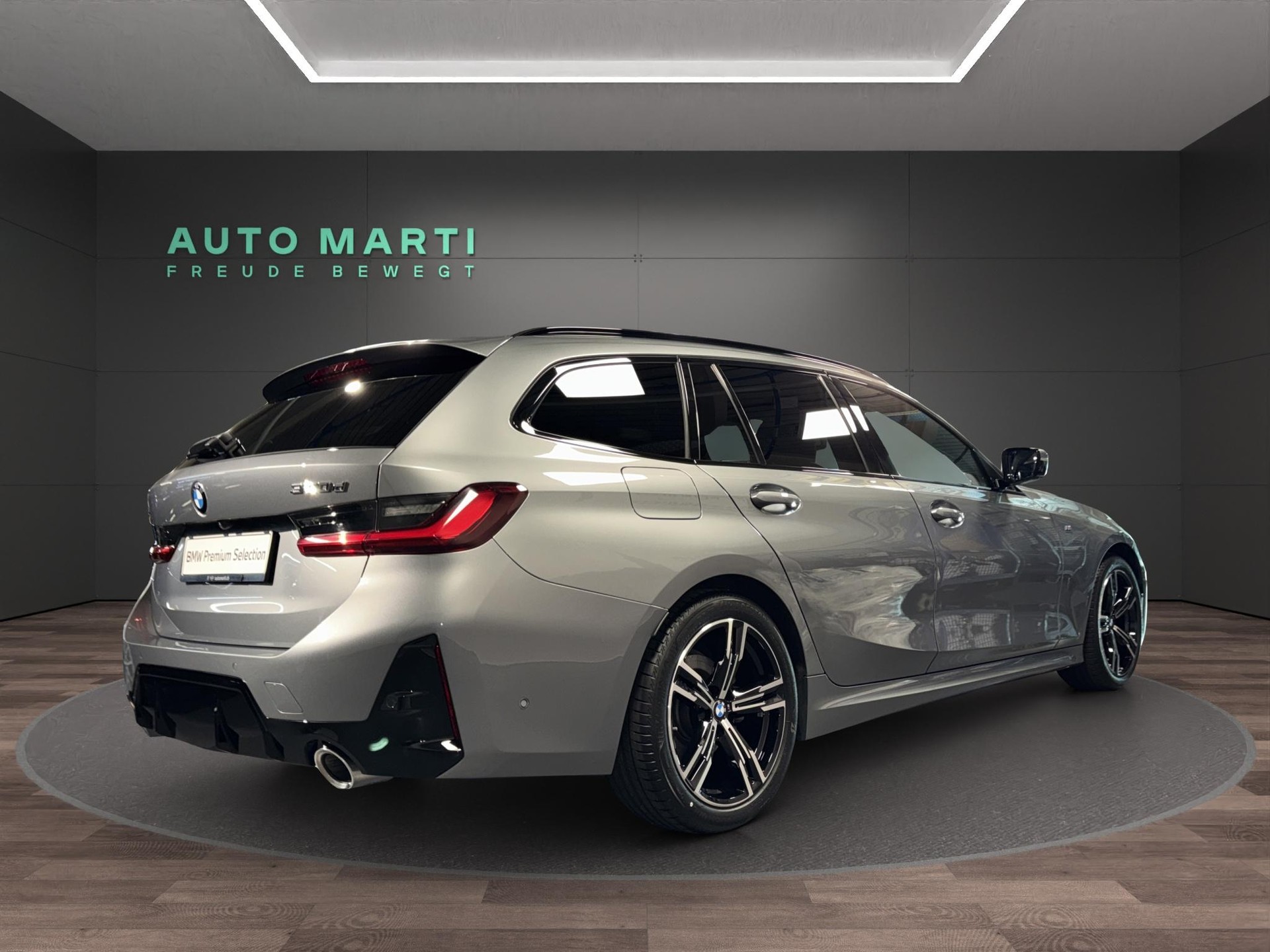 BMW 320d xDrive Touring M Sport-image-3