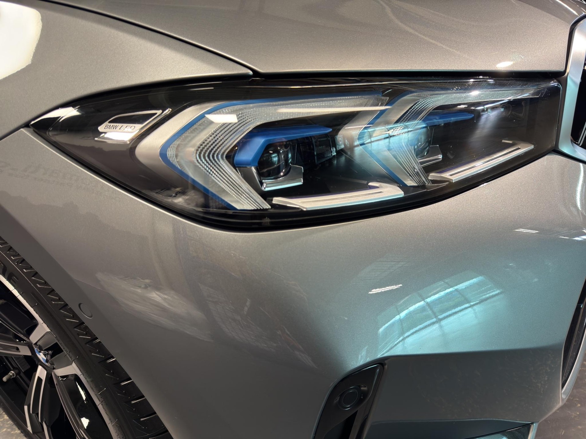 BMW 320d xDrive Touring M Sport-image-6