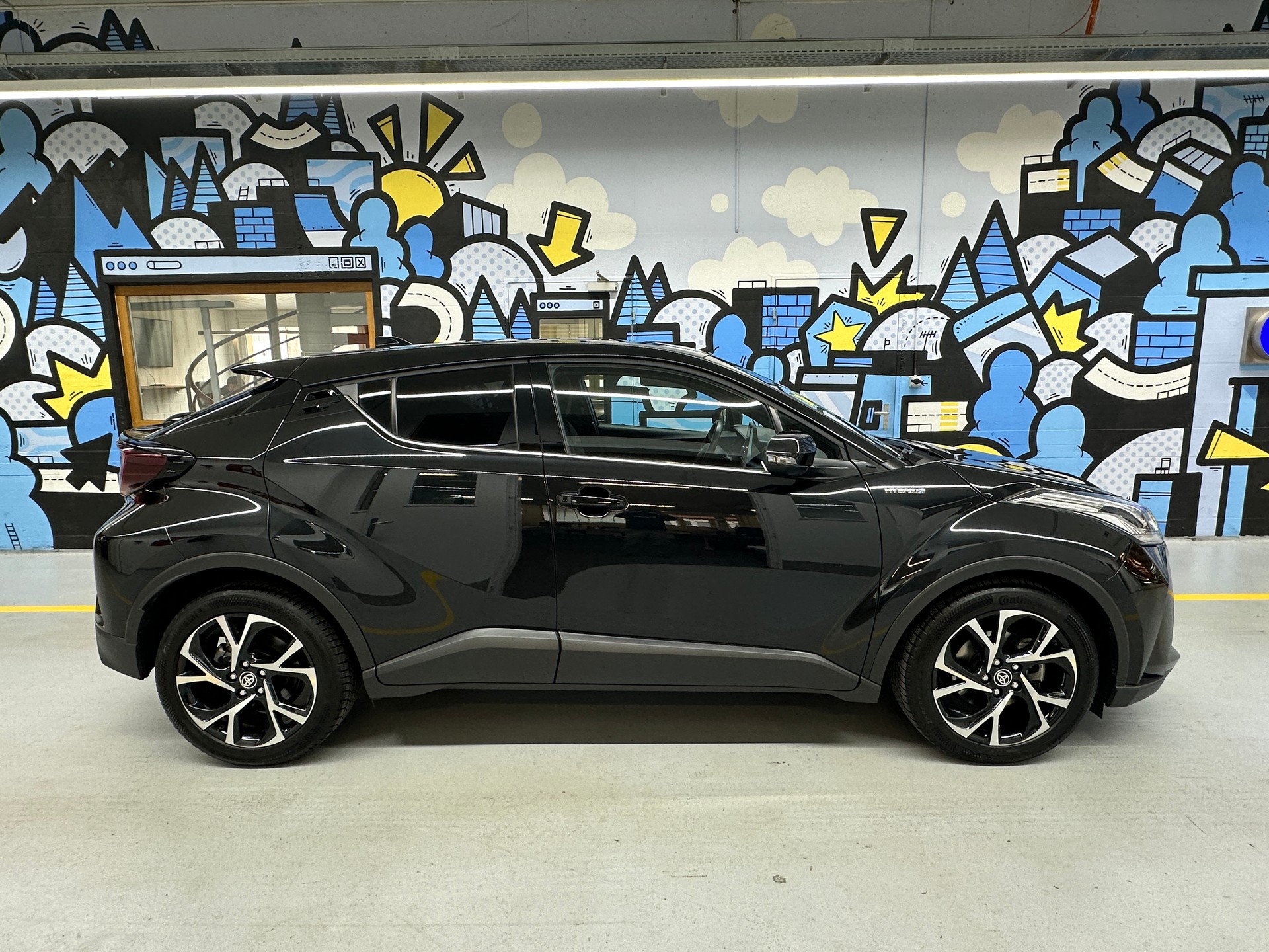 TOYOTA C-HR 1.8 HSD CVT Trend-image-2