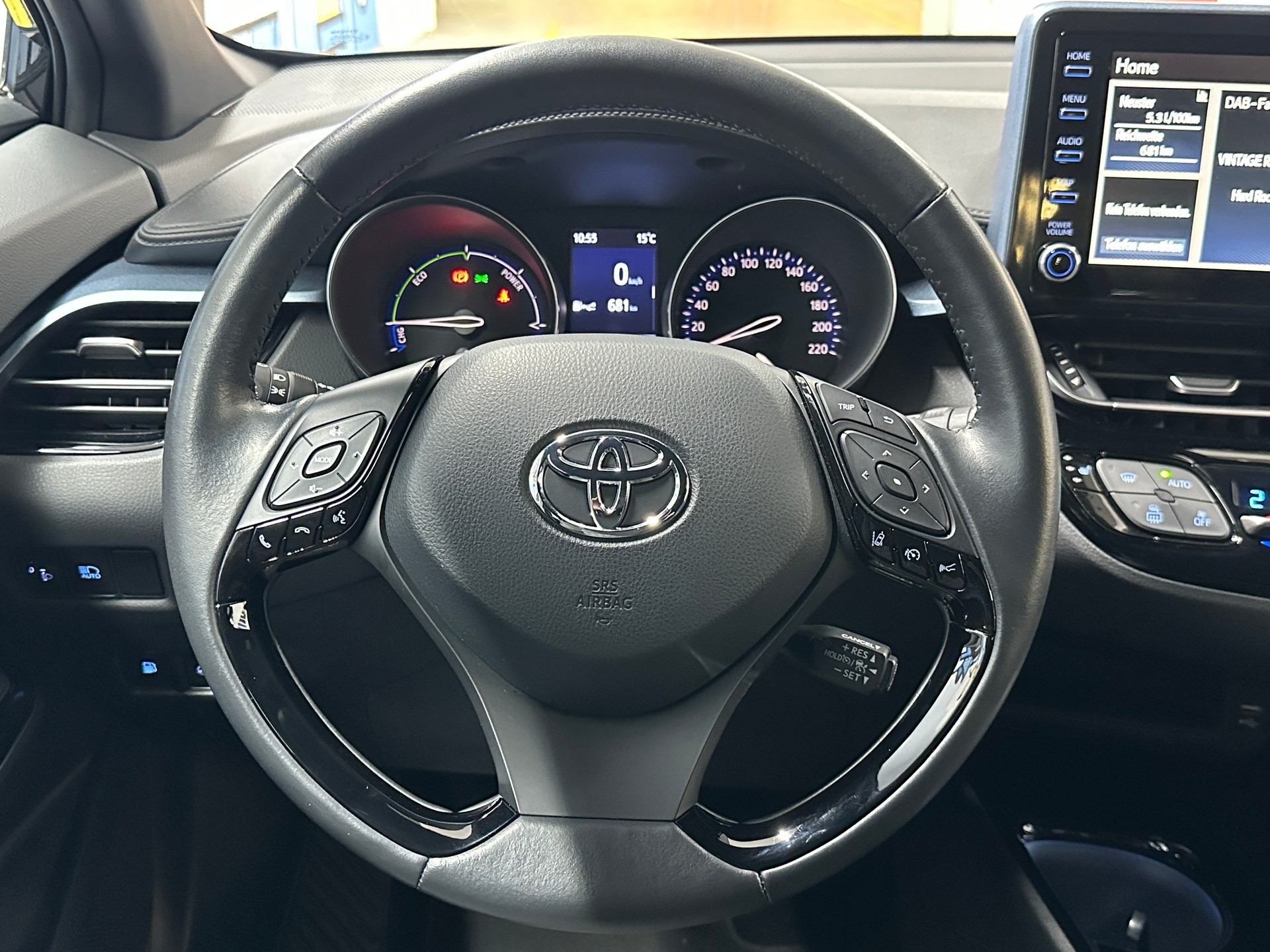 TOYOTA C-HR 1.8 HSD CVT Trend-image-10