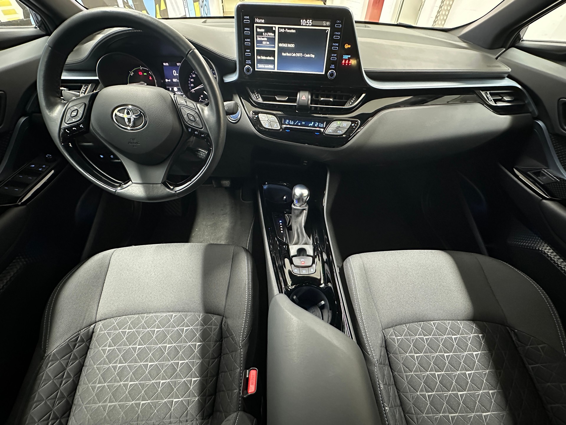 TOYOTA C-HR 1.8 HSD CVT Trend-image-9