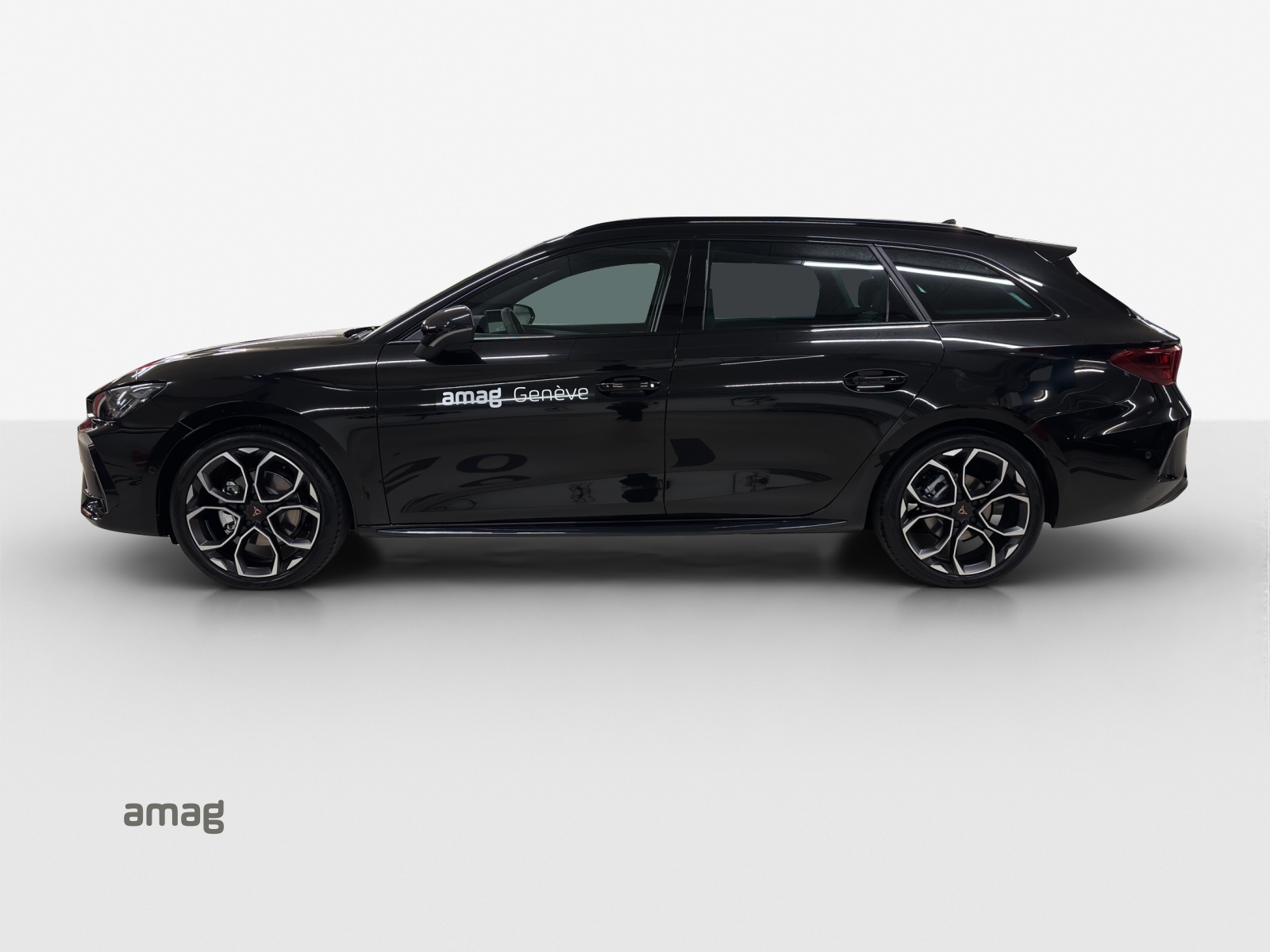 SEAT LEON ST 1.5 eTSI DSG-image-1