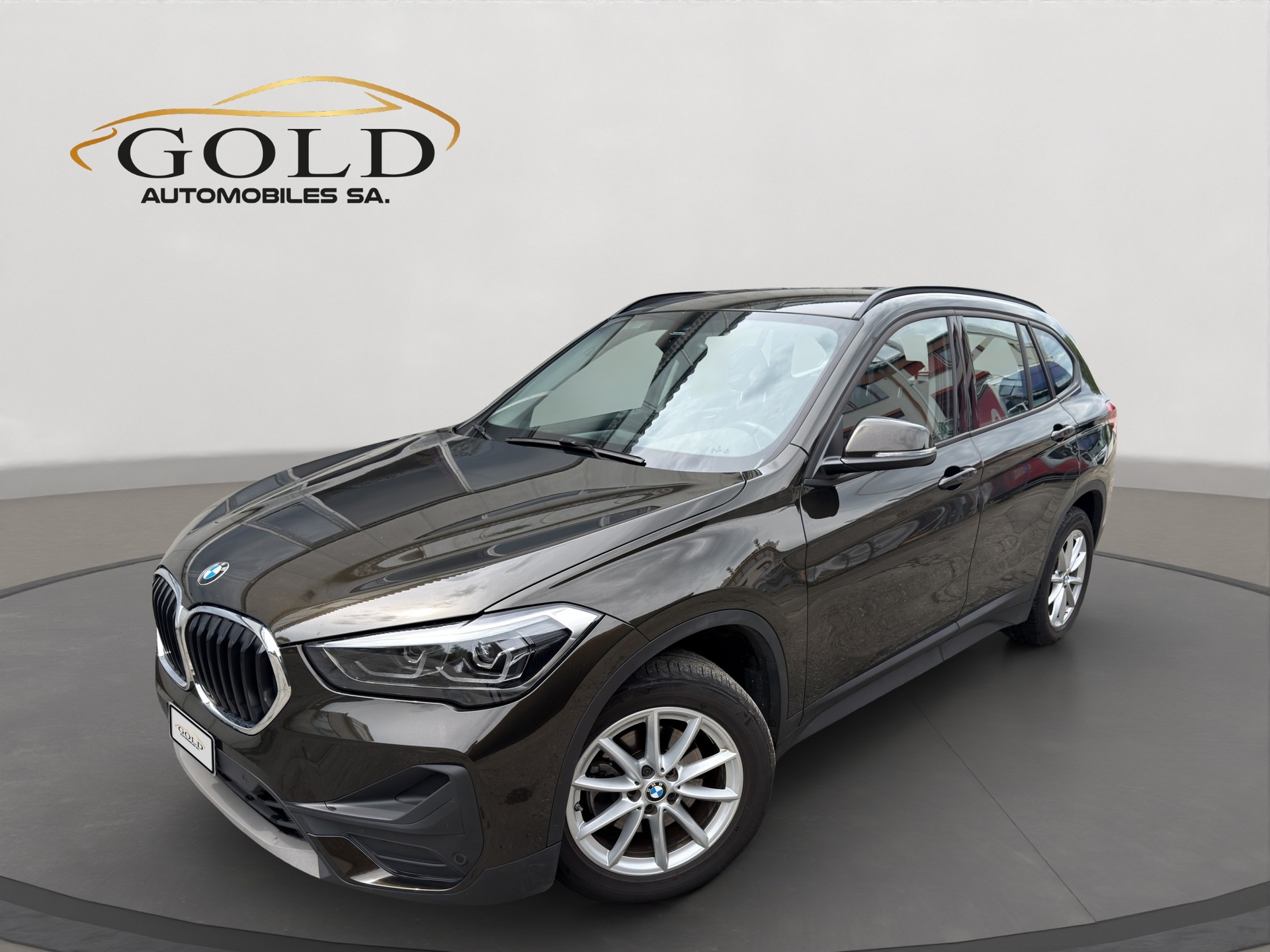 BMW X1 xDrive 18d Essential Edition Steptronic-image-0