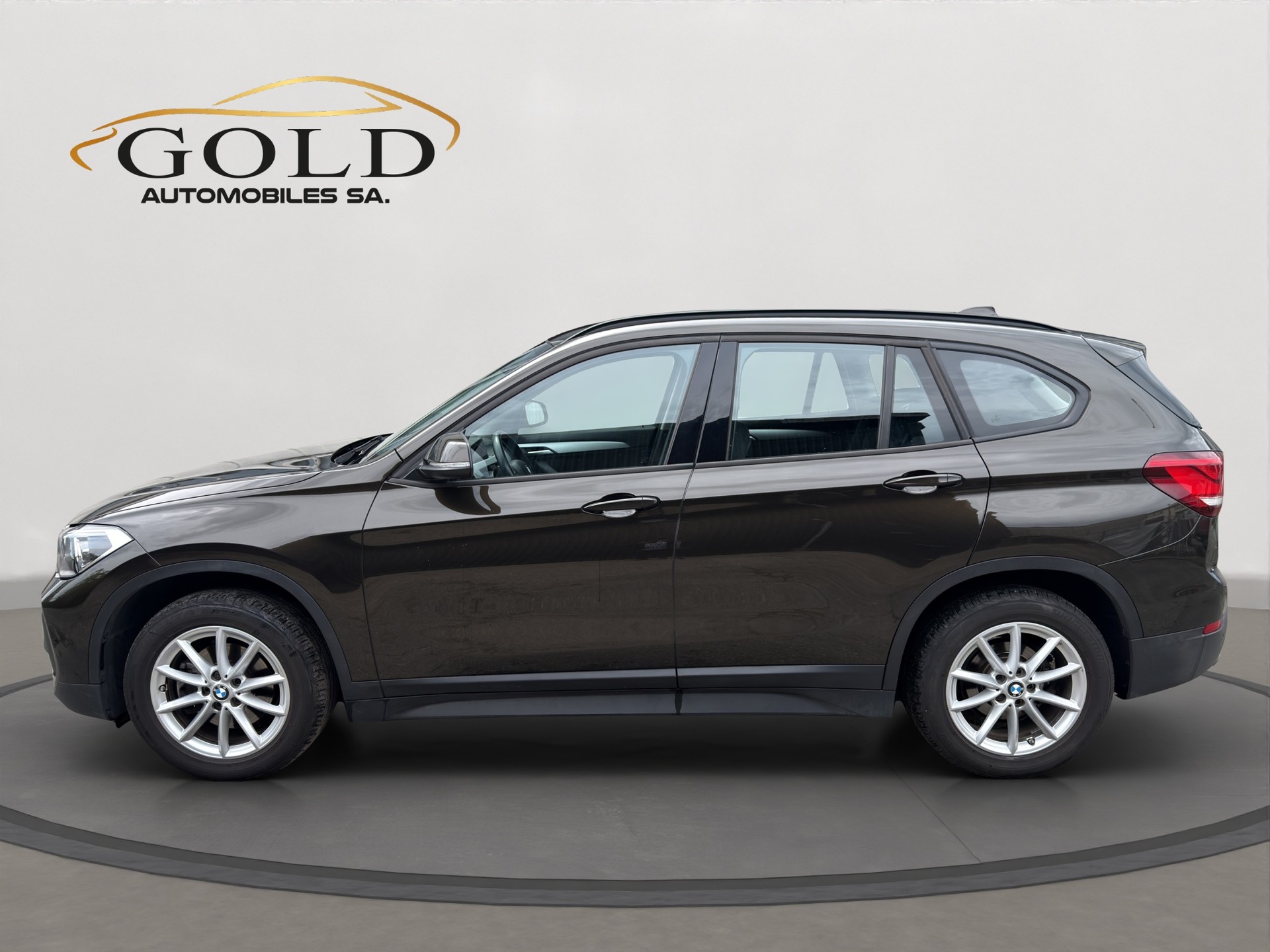 BMW X1 xDrive 18d Essential Edition Steptronic-image-10