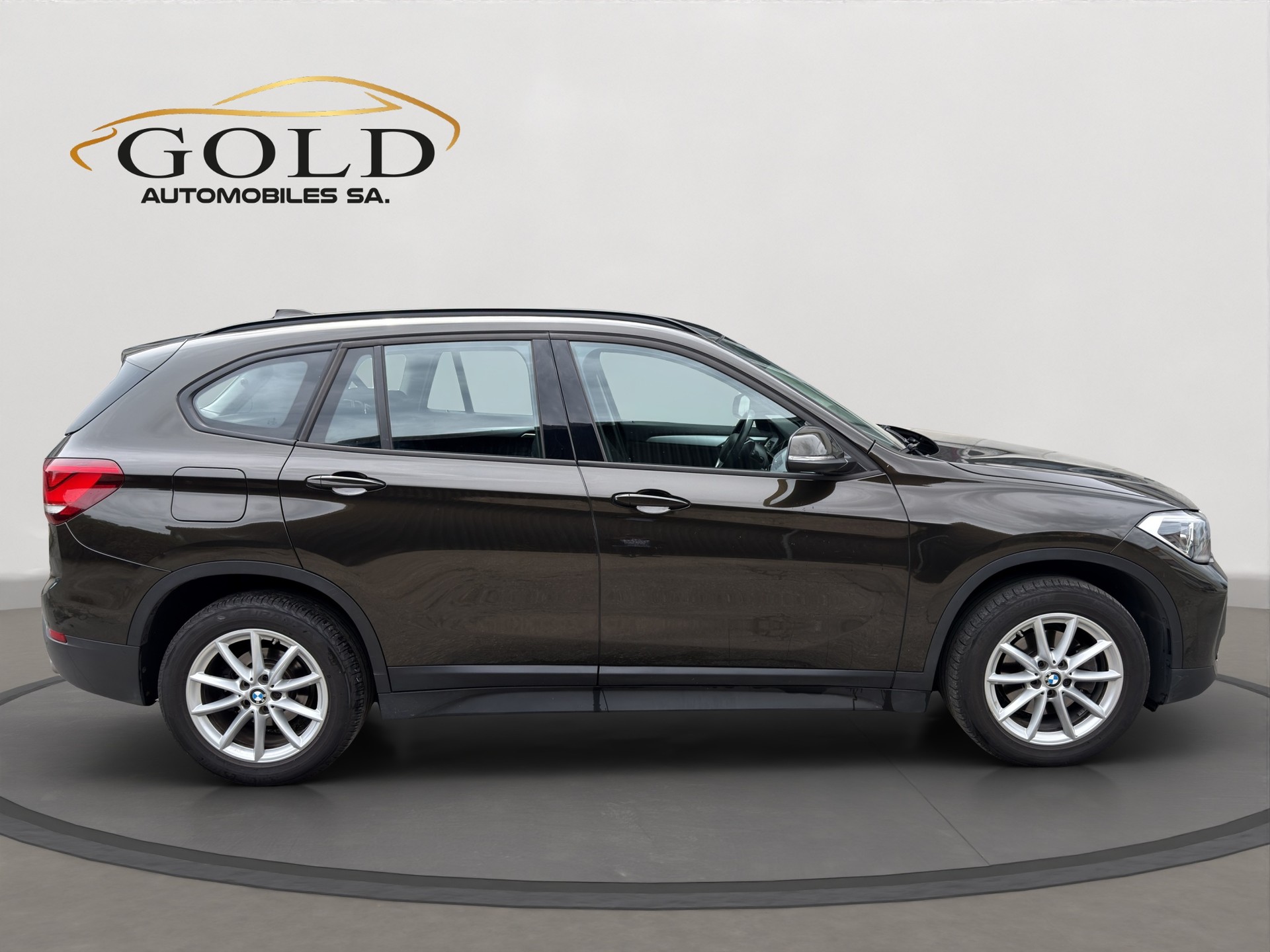 BMW X1 xDrive 18d Essential Edition Steptronic-image-11
