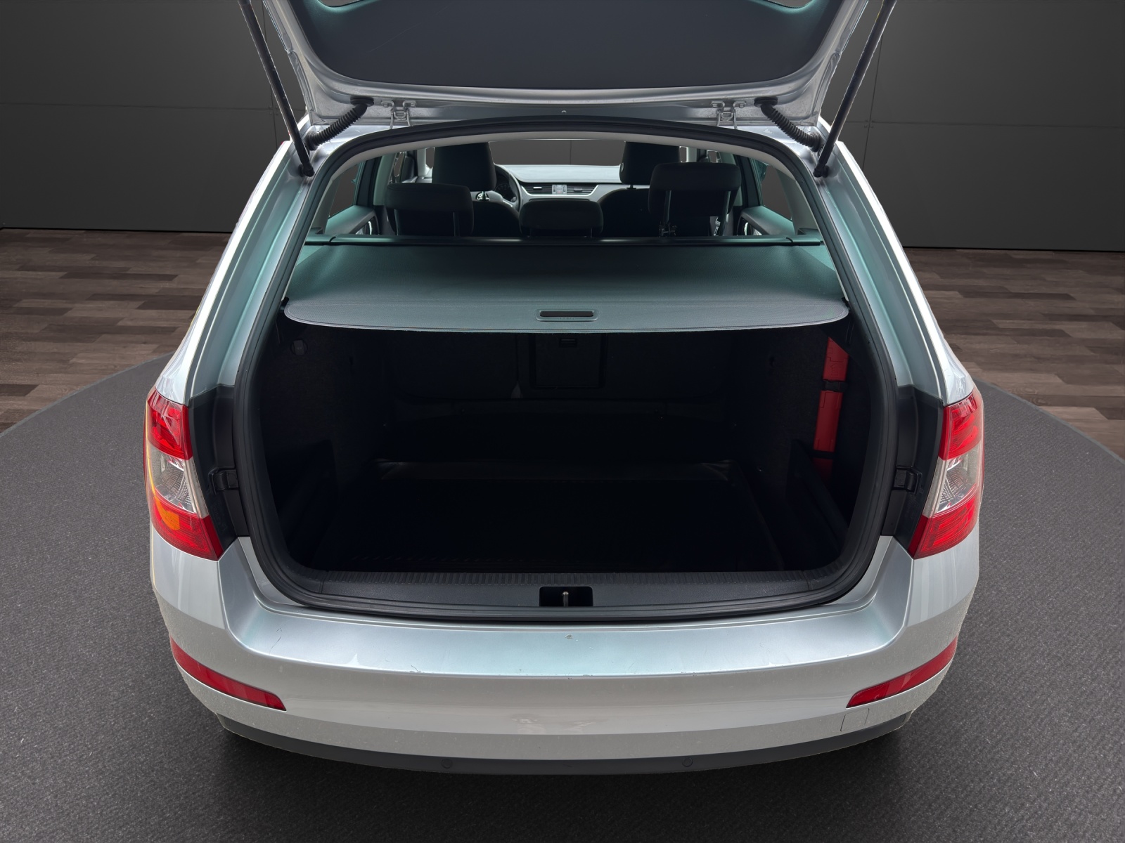 SKODA Octavia Combi 1.8 TSI Elegance DSG Stark, sparsam, geräumig-image-5