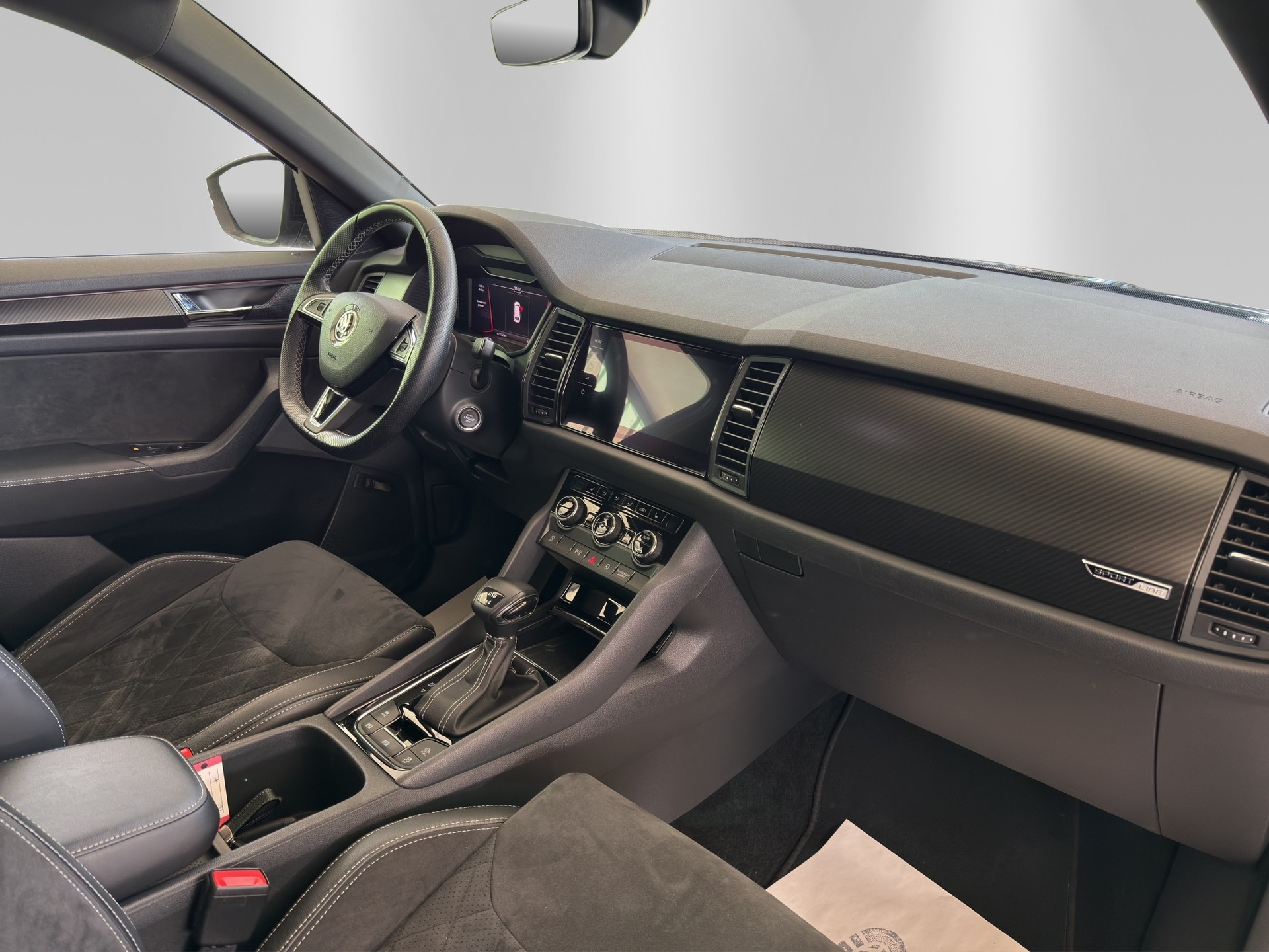 SKODA Kodiaq 2.0 TSI 4x4 Sport Line-image-13