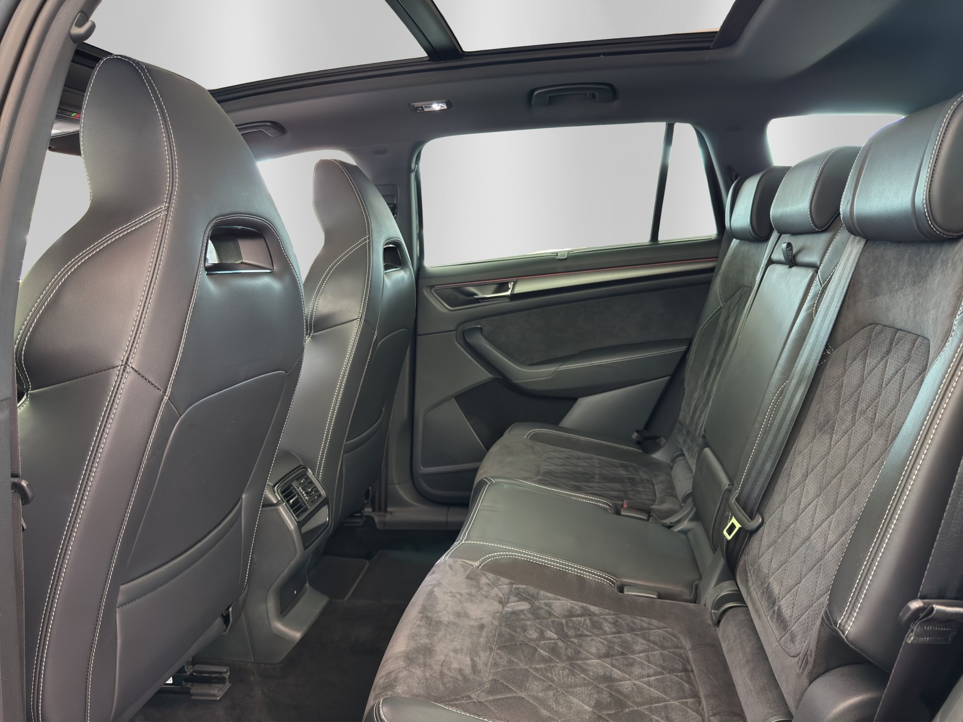 SKODA Kodiaq 2.0 TSI 4x4 Sport Line-image-14